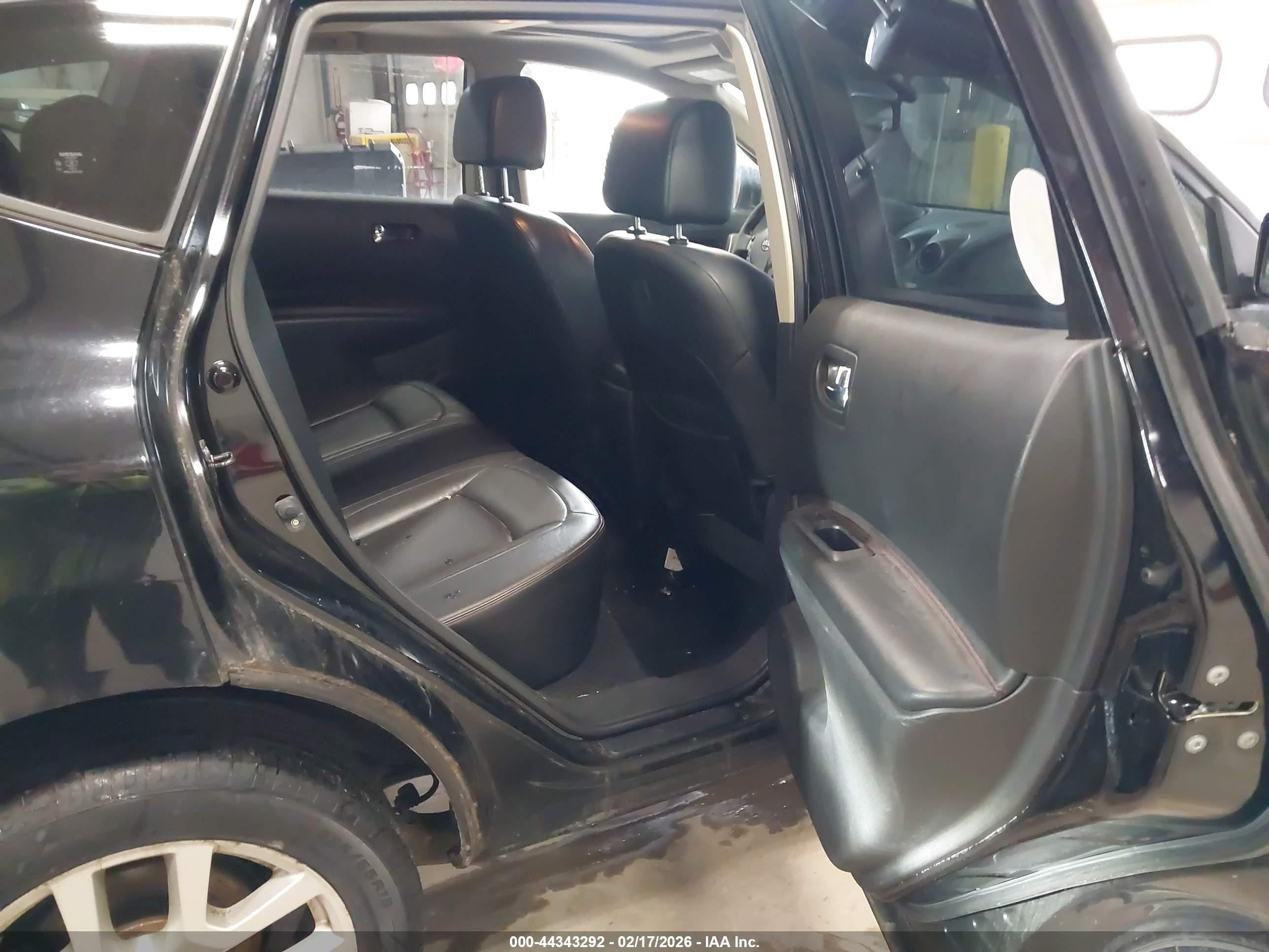 NISSAN ROGUE image 8