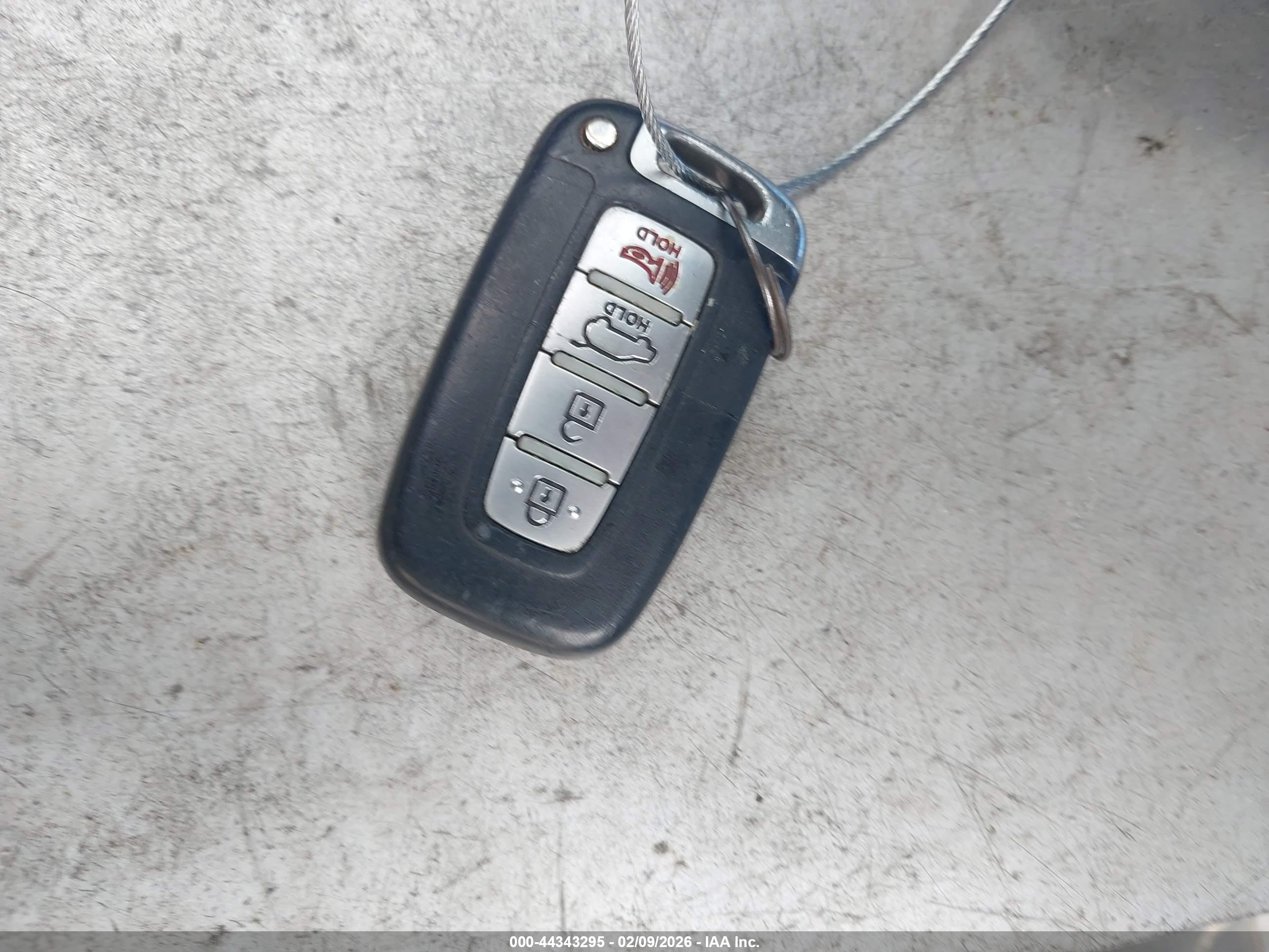 HYUNDAI VELOSTER image 11