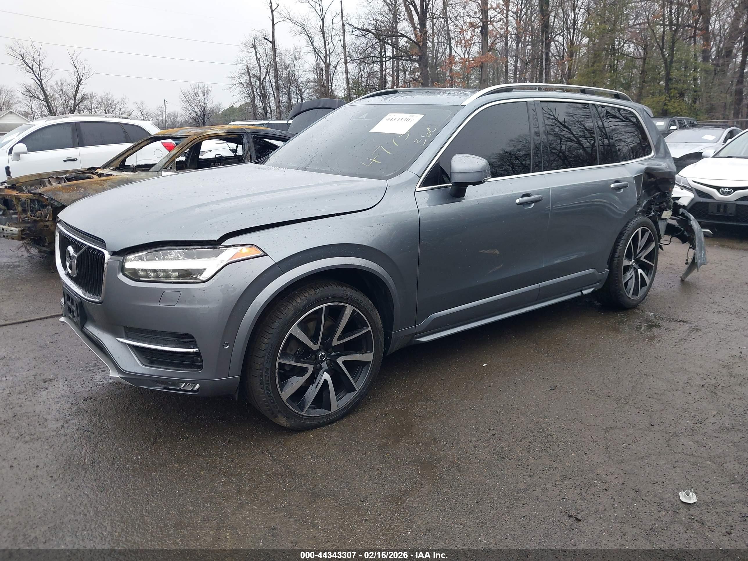 VOLVO XC90 image 2