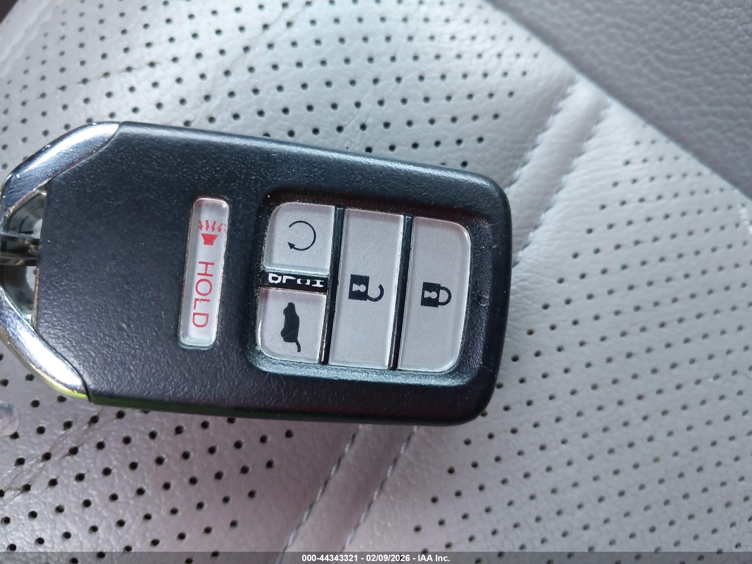 HONDA CR-V image 11
