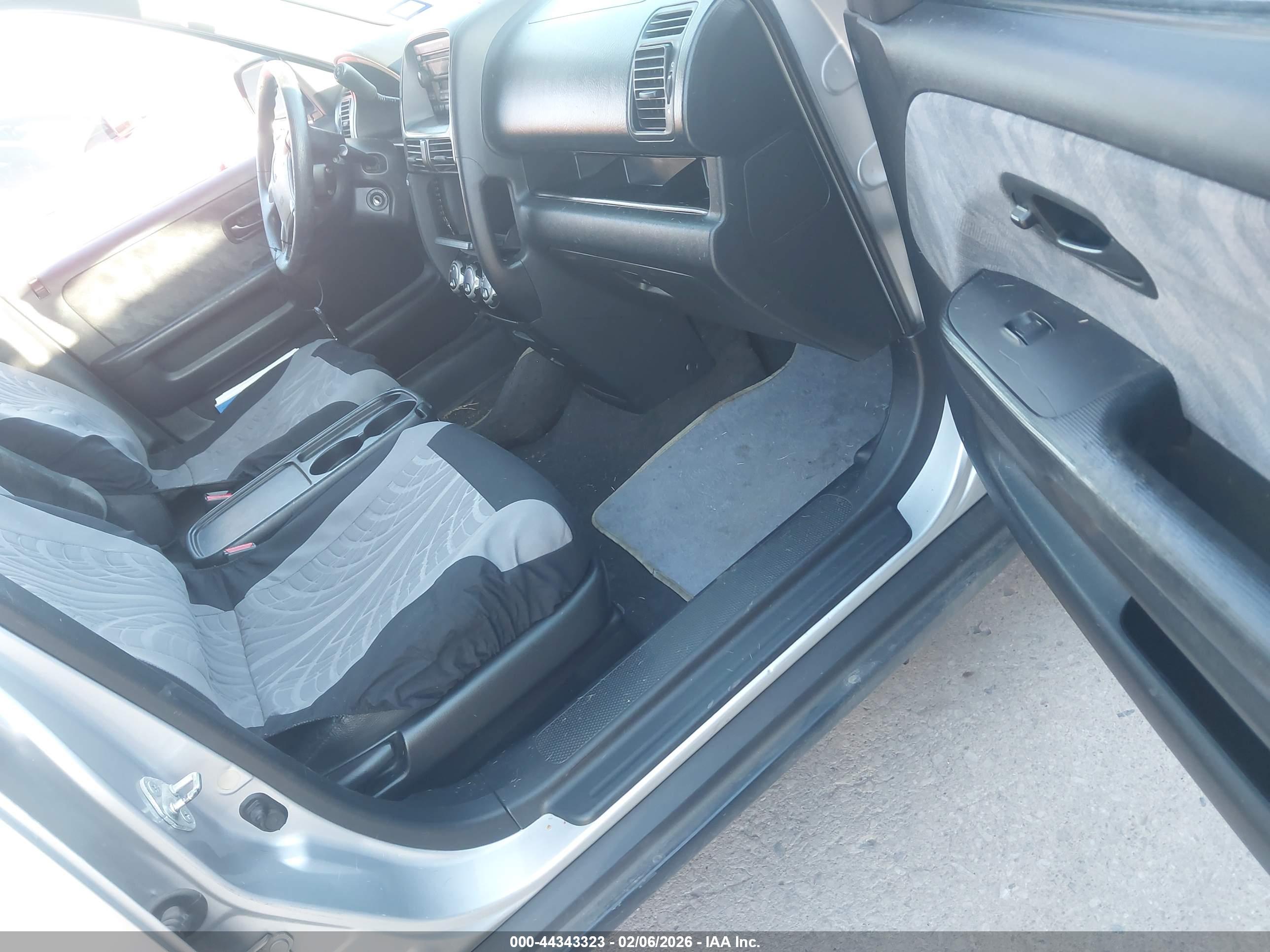 HONDA CR-V image 5