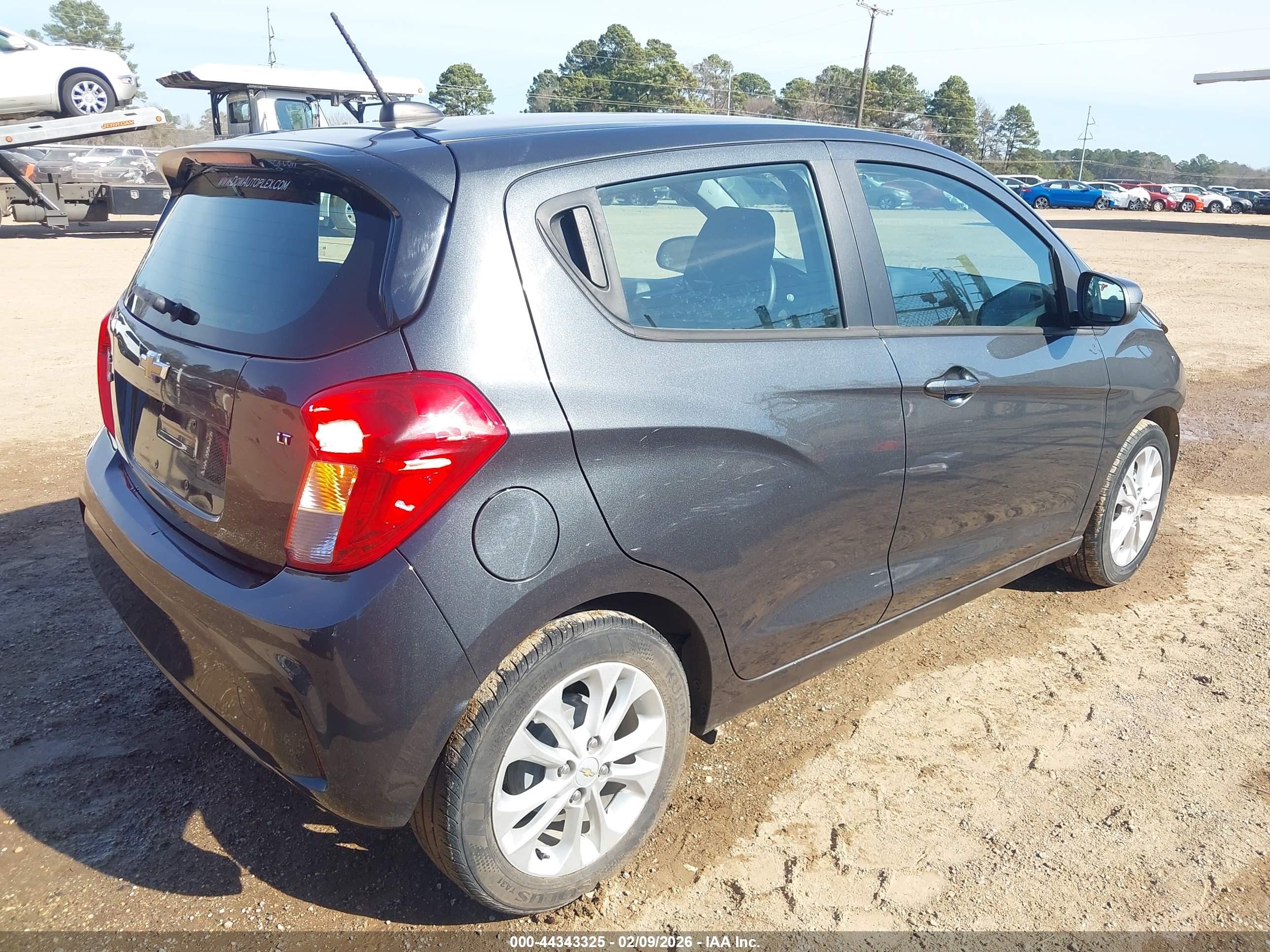 CHEVROLET SPARK image 4