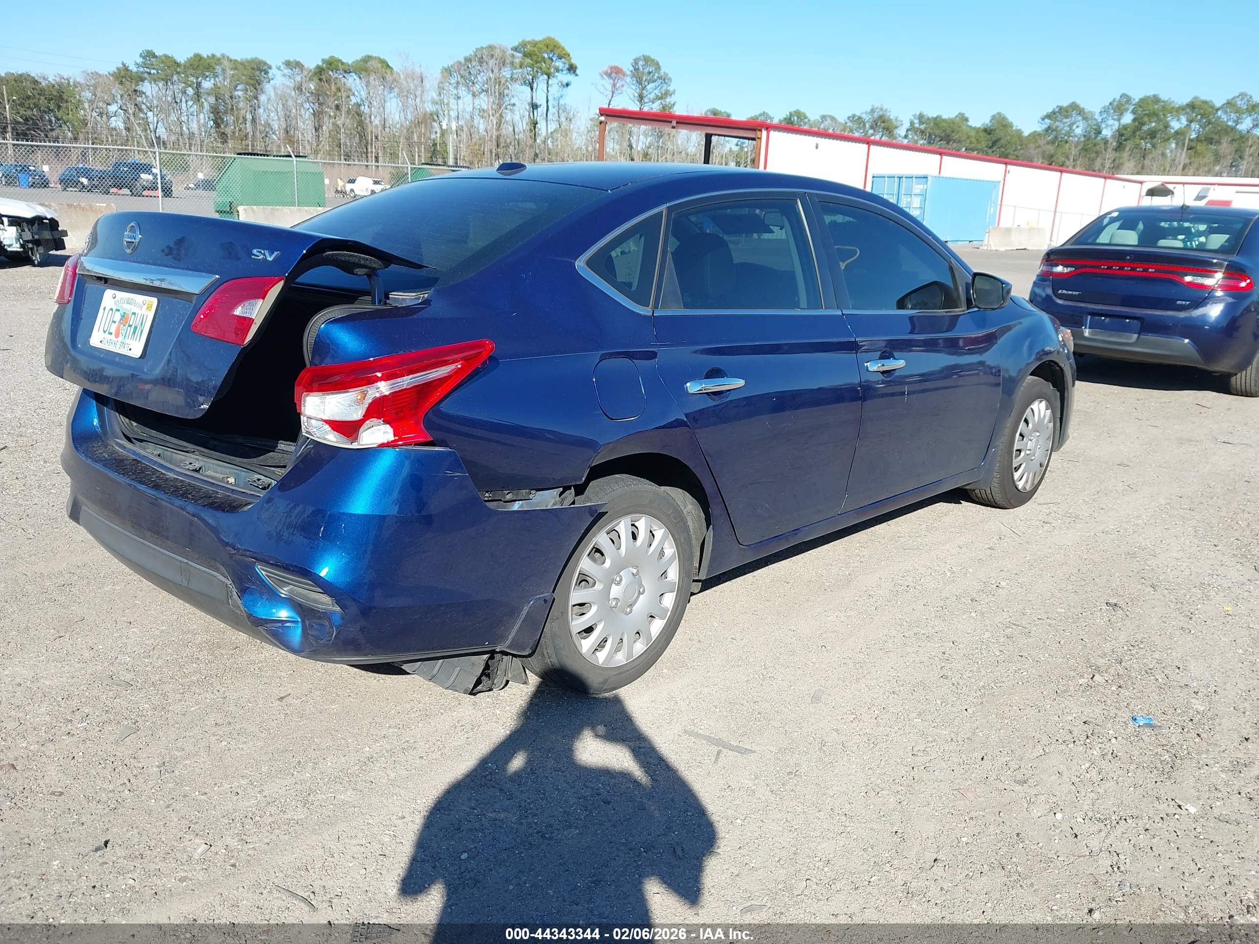NISSAN SENTRA image 4