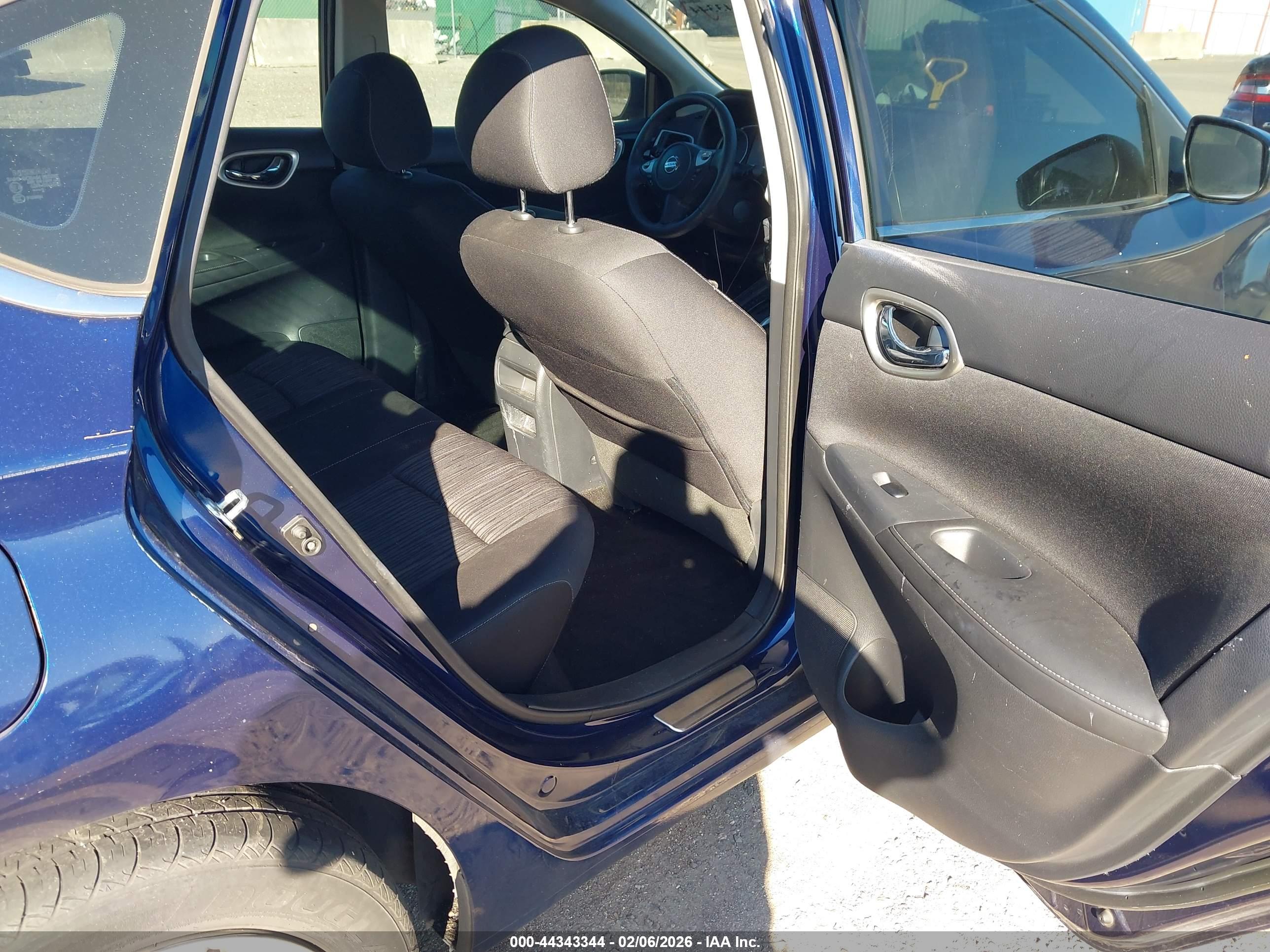 NISSAN SENTRA image 8