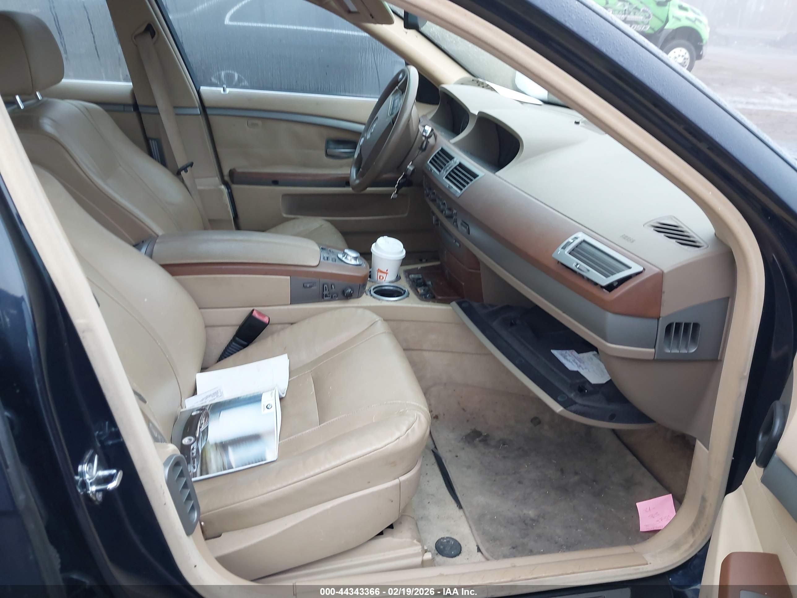 BMW 745I image 5