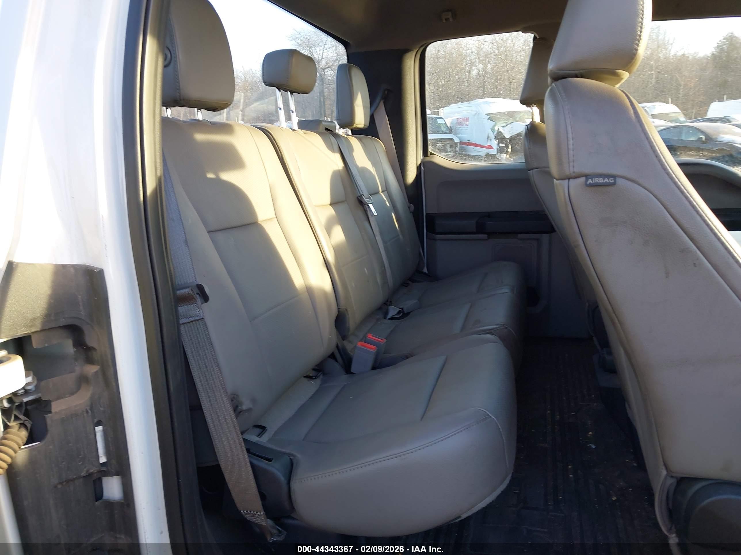 FORD F-350 image 8