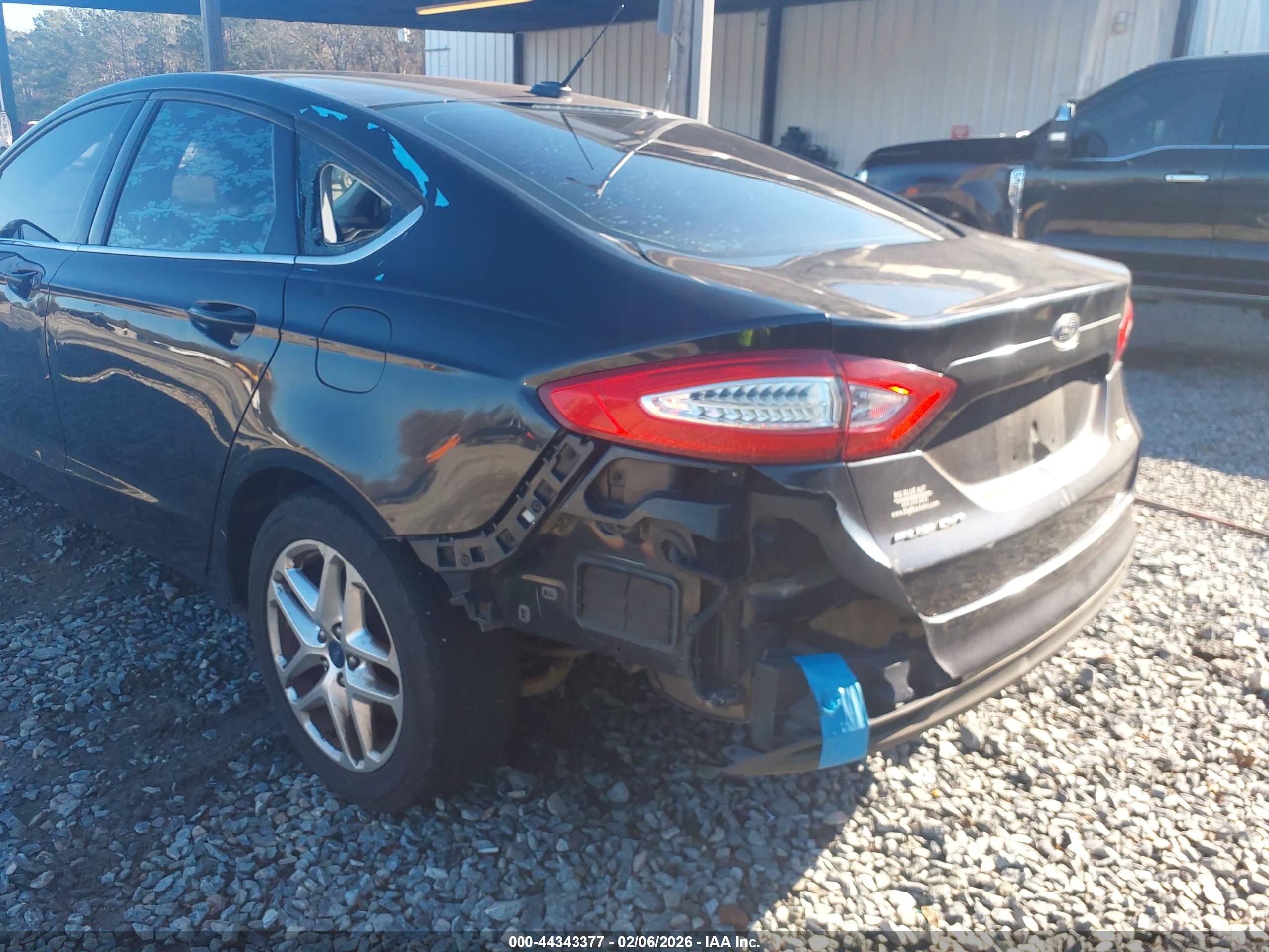 FORD FUSION image 6