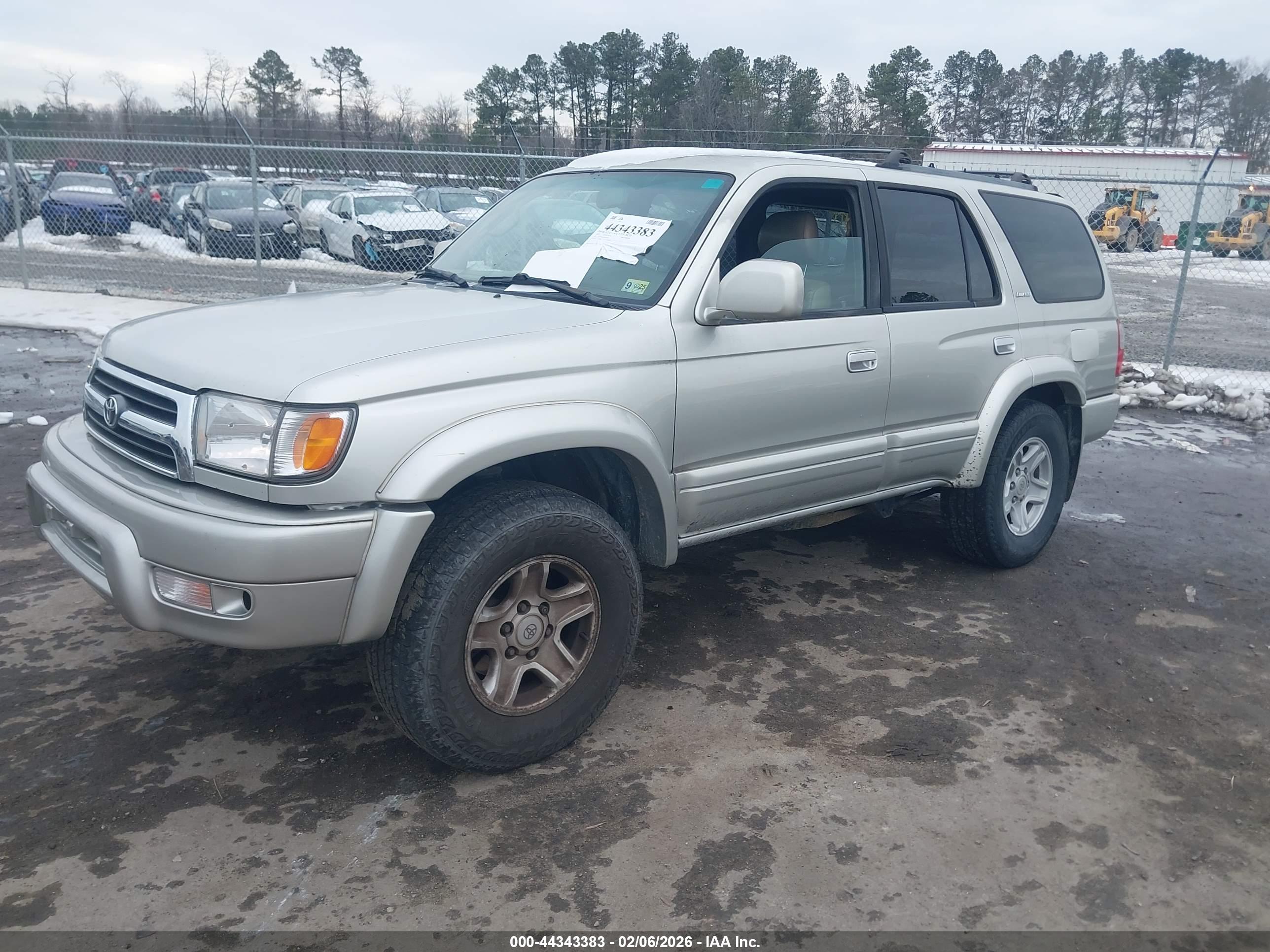 TOYOTA 4RUNNER image 2