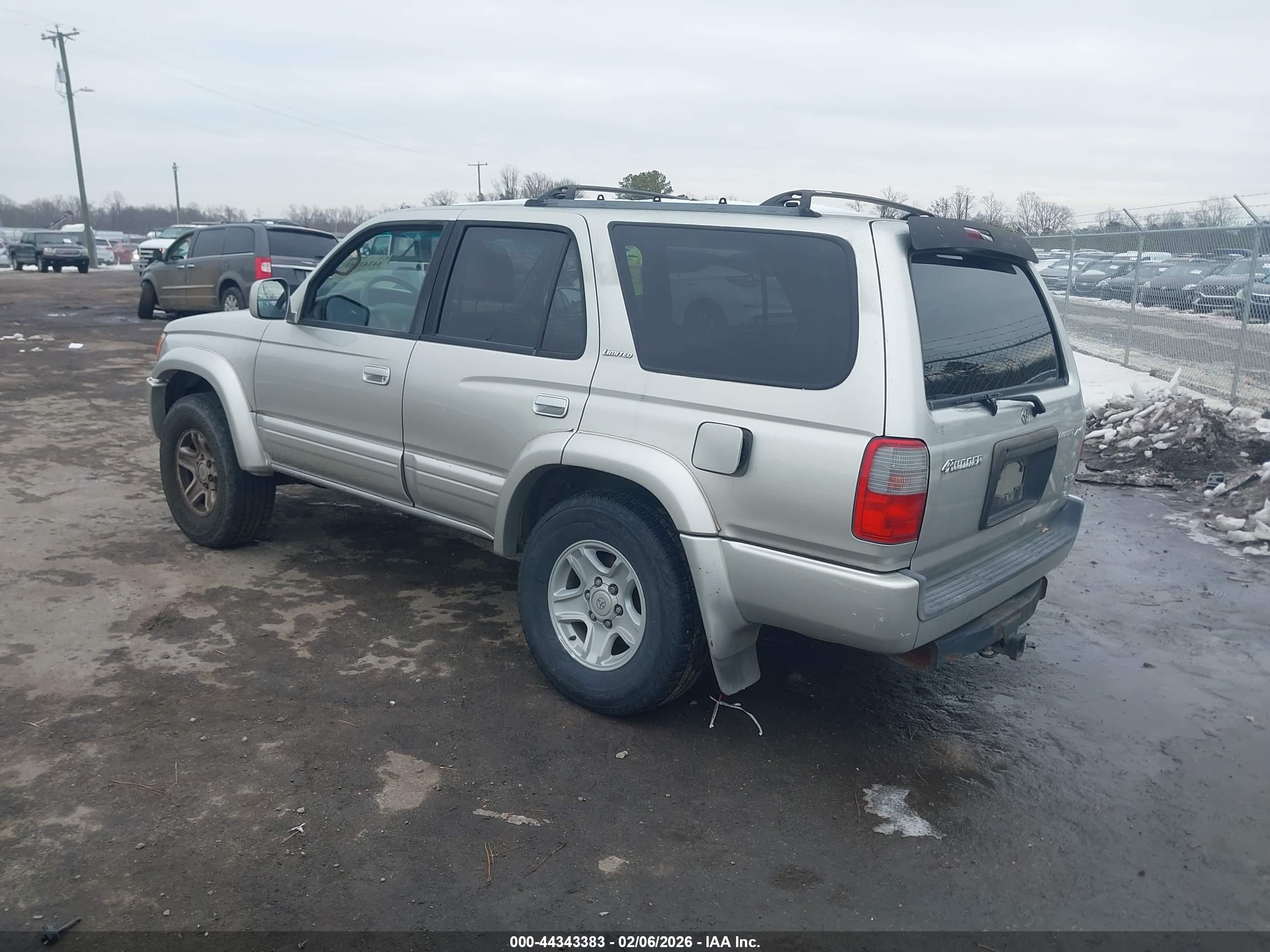 TOYOTA 4RUNNER image 3