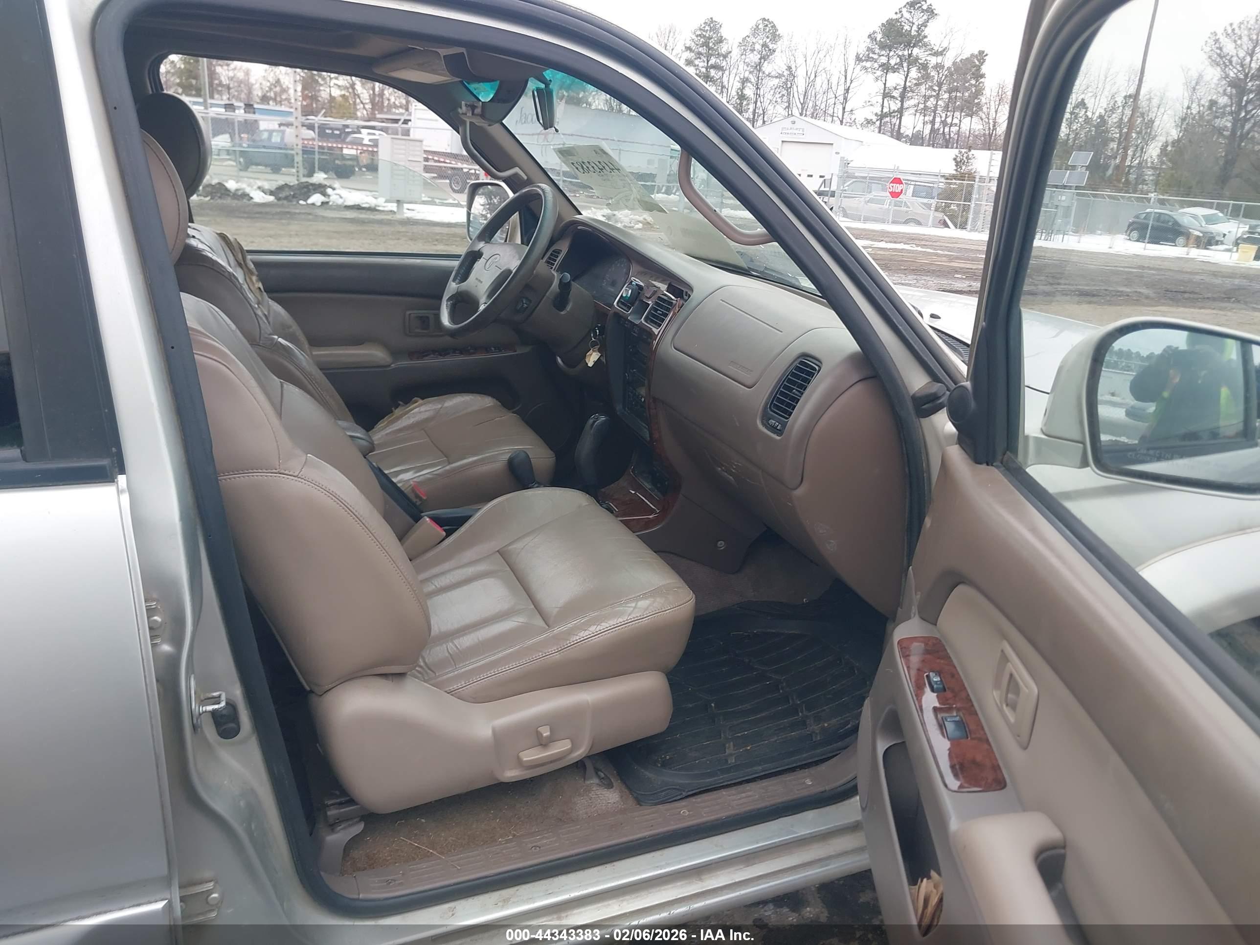 TOYOTA 4RUNNER image 5