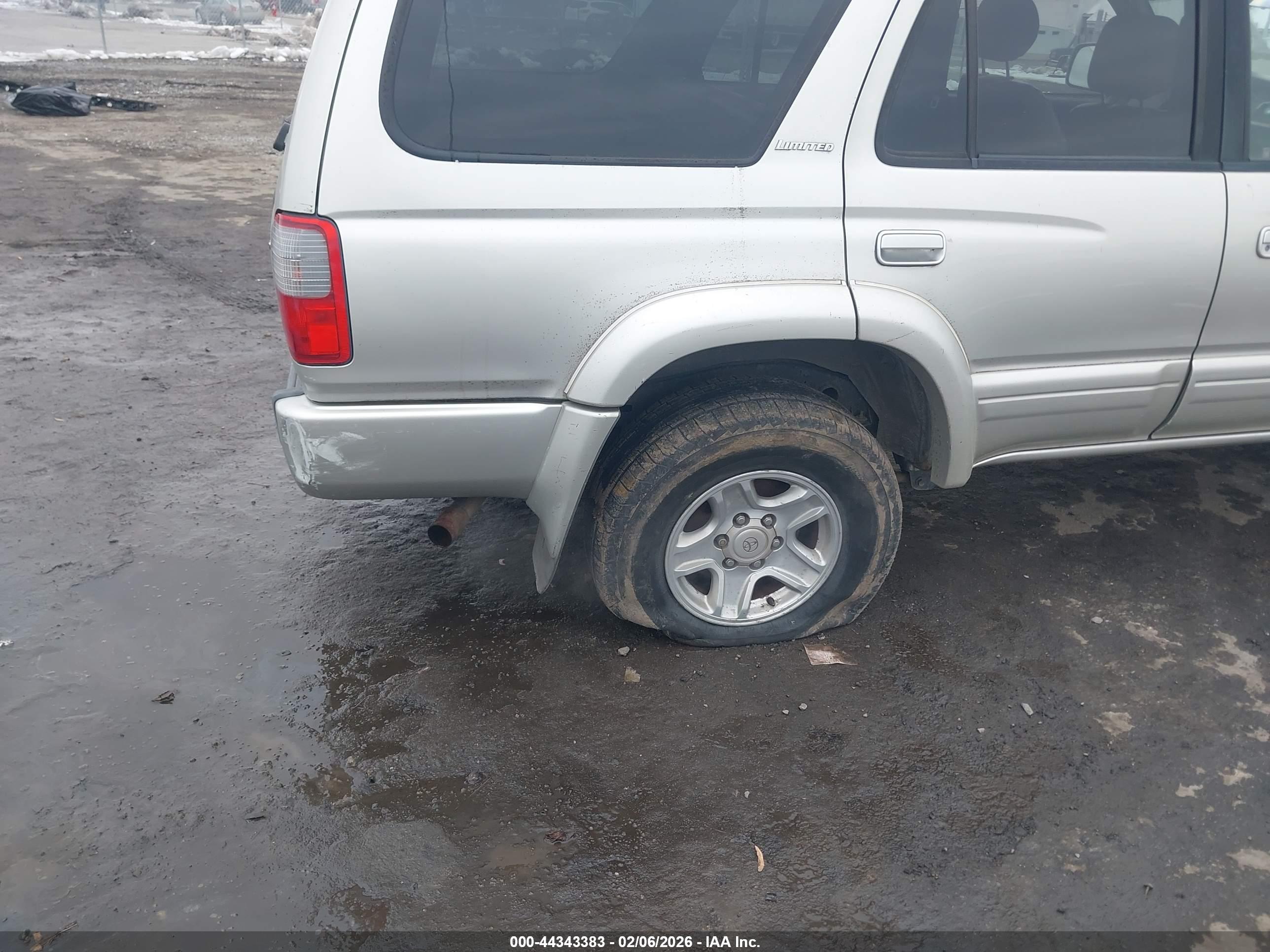 TOYOTA 4RUNNER image 6