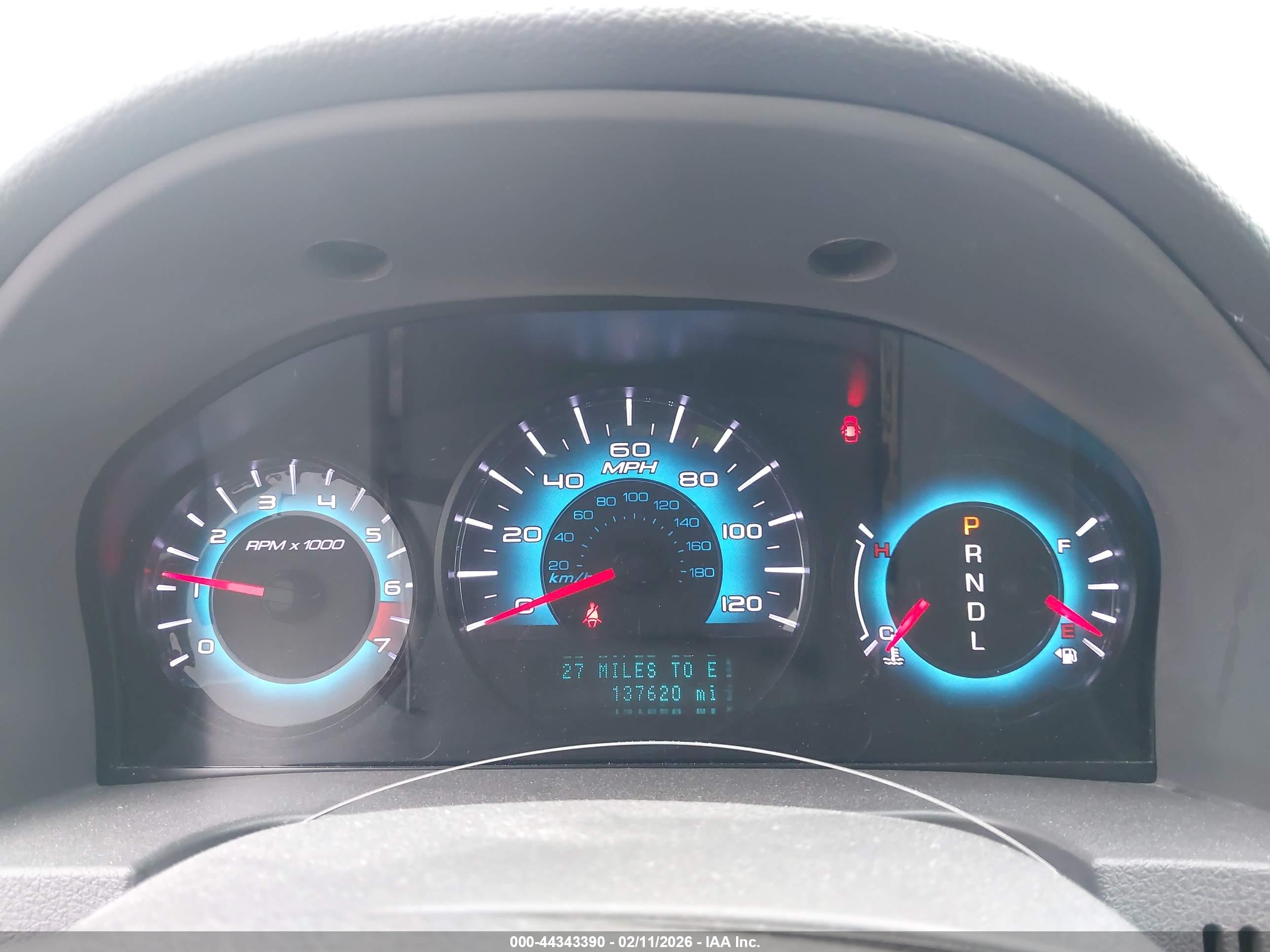 FORD FUSION image 7