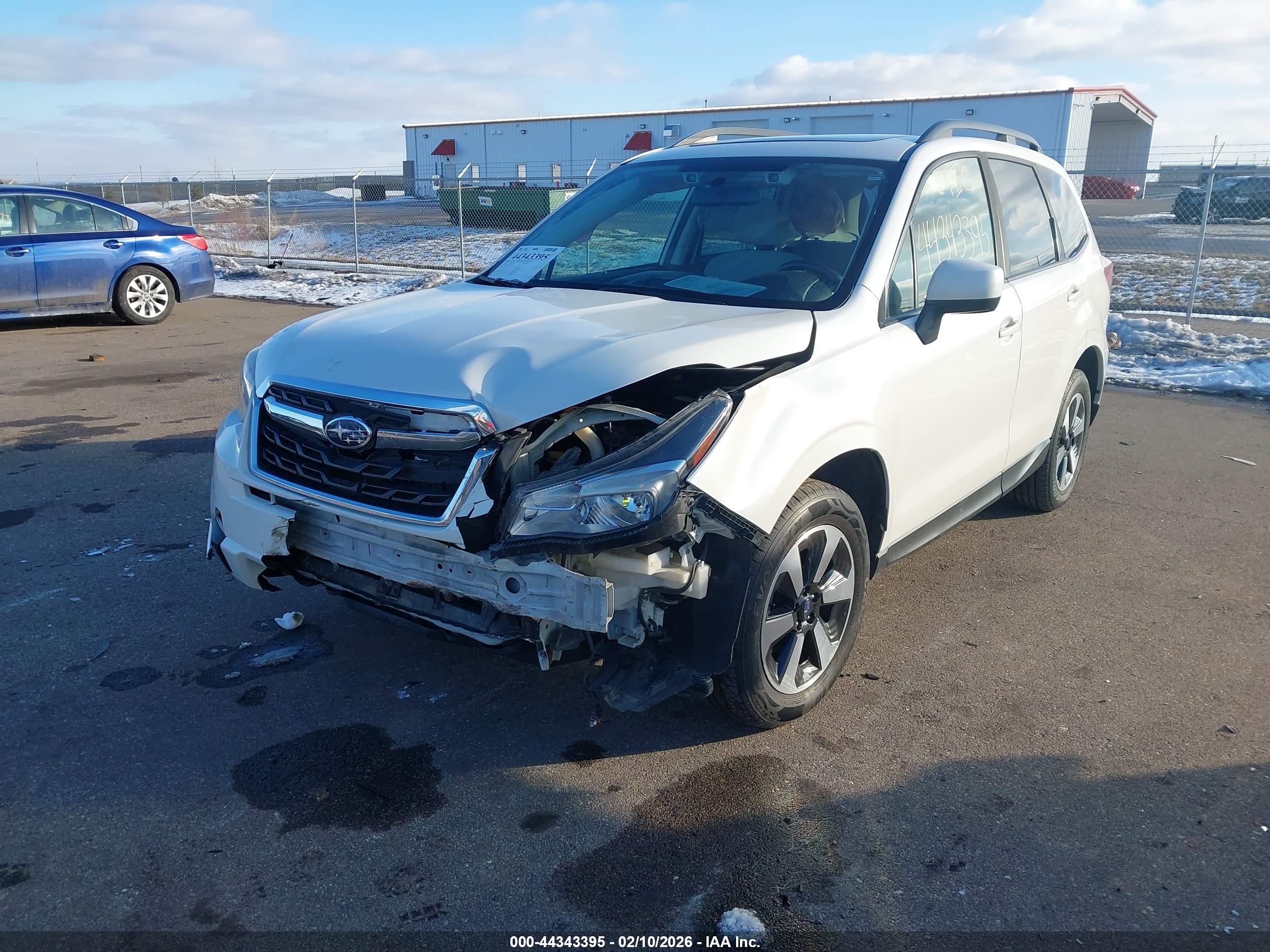 SUBARU FORESTER image 6