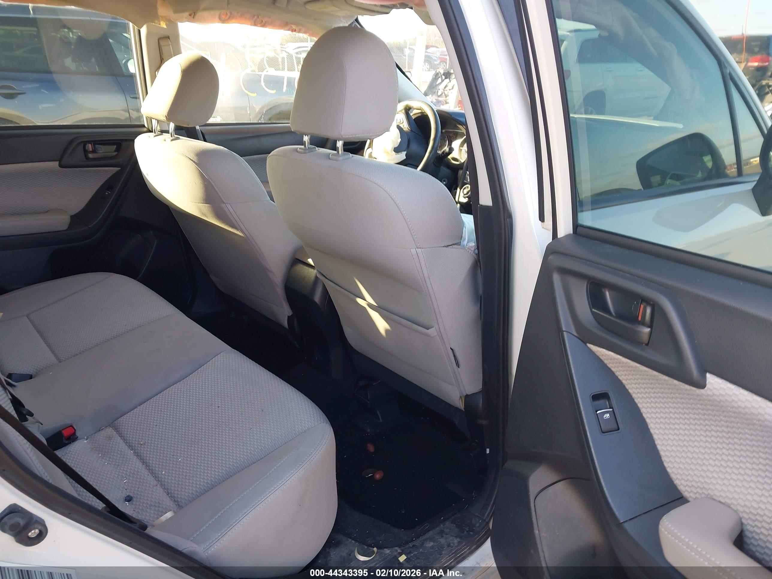 SUBARU FORESTER image 8
