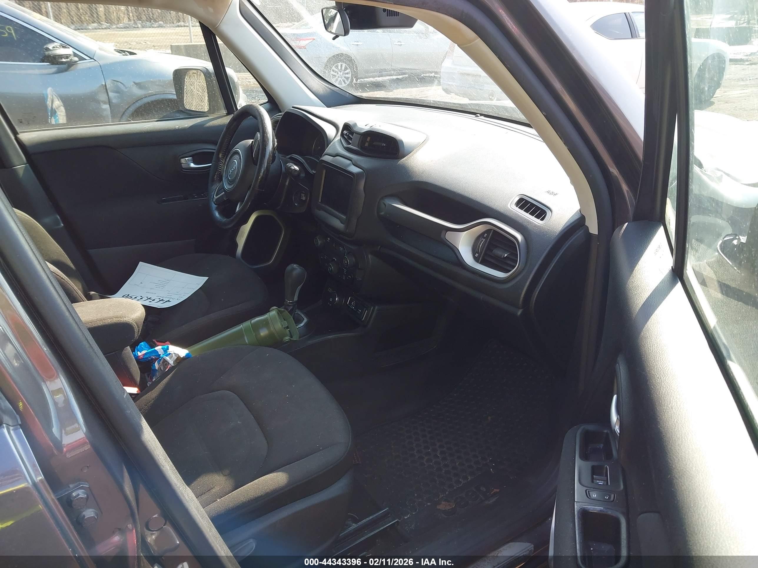JEEP RENEGADE image 5
