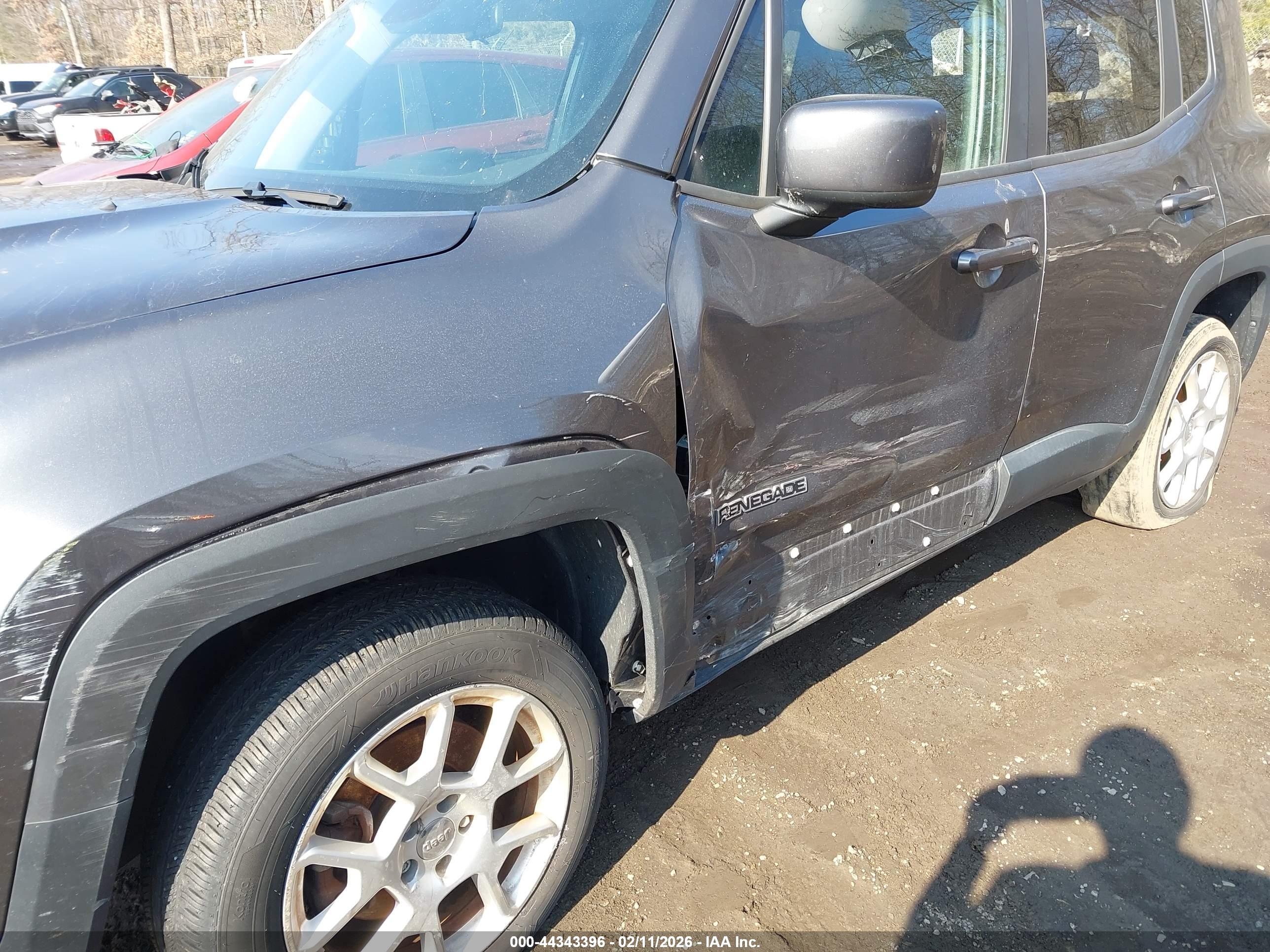 JEEP RENEGADE image 6