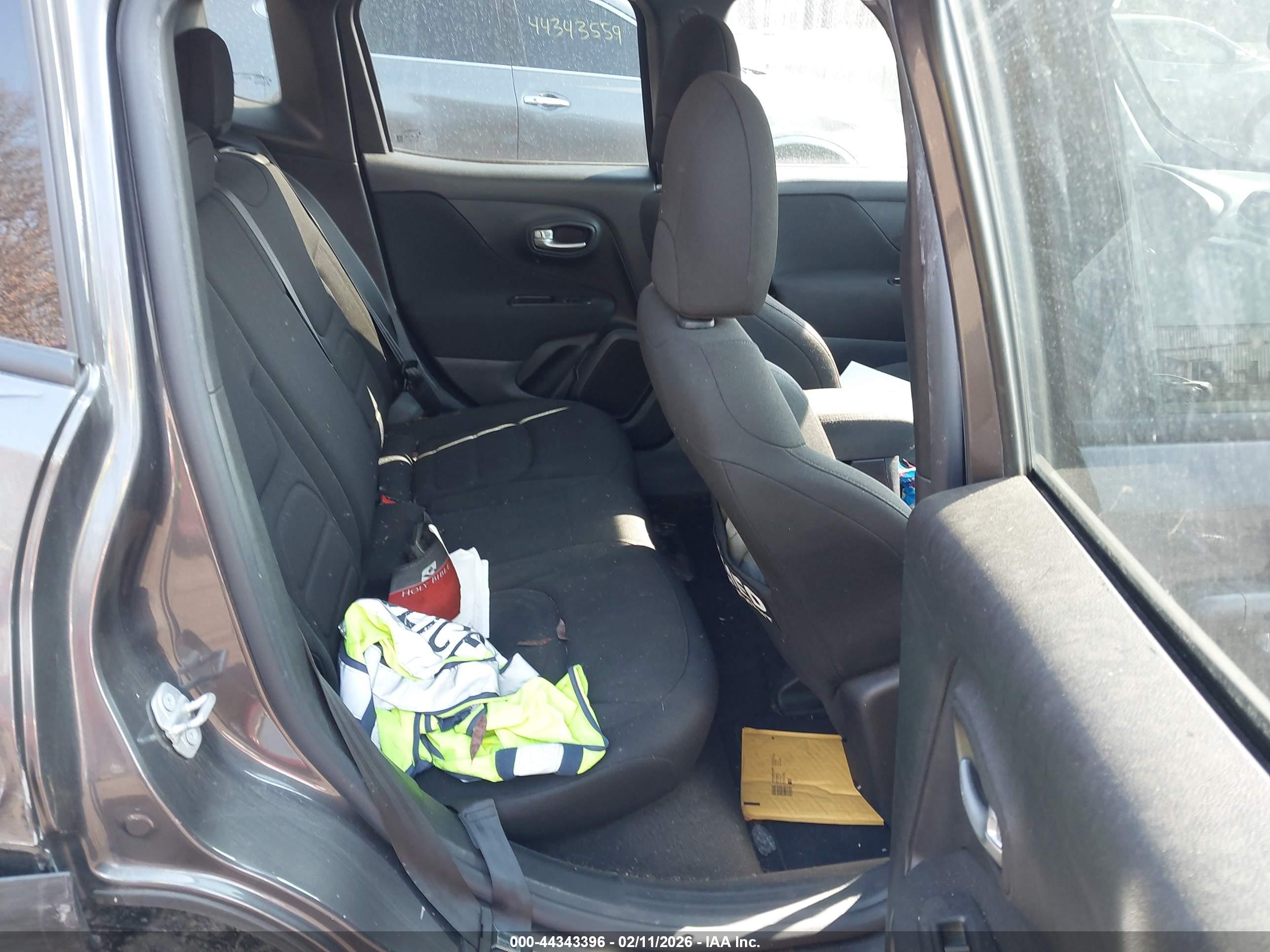 JEEP RENEGADE image 8