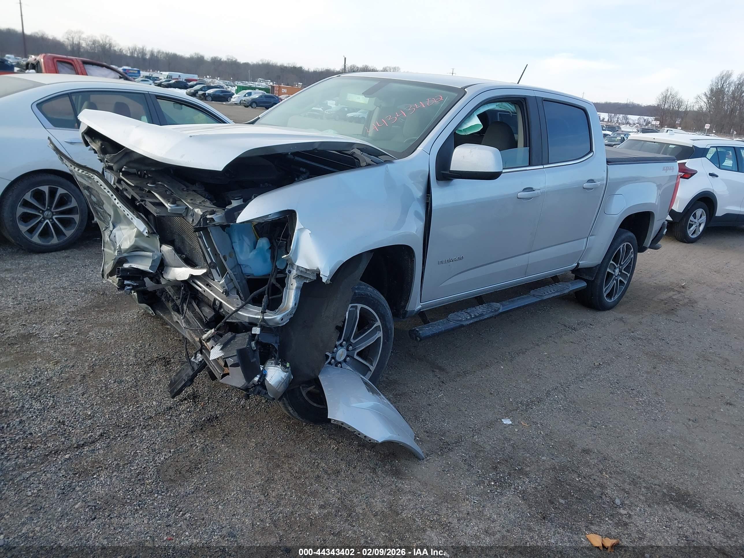CHEVROLET COLORADO image 2