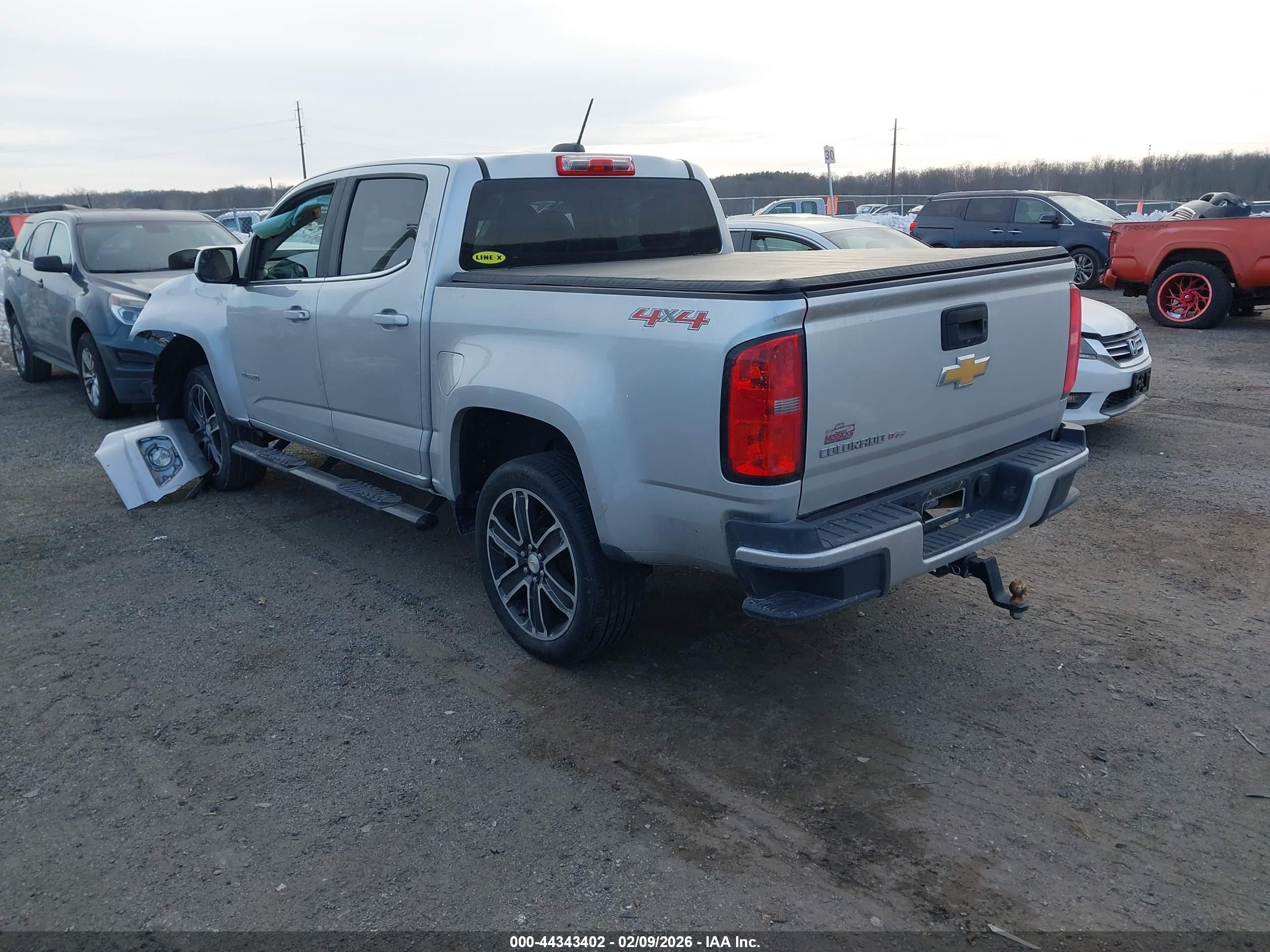 CHEVROLET COLORADO image 3