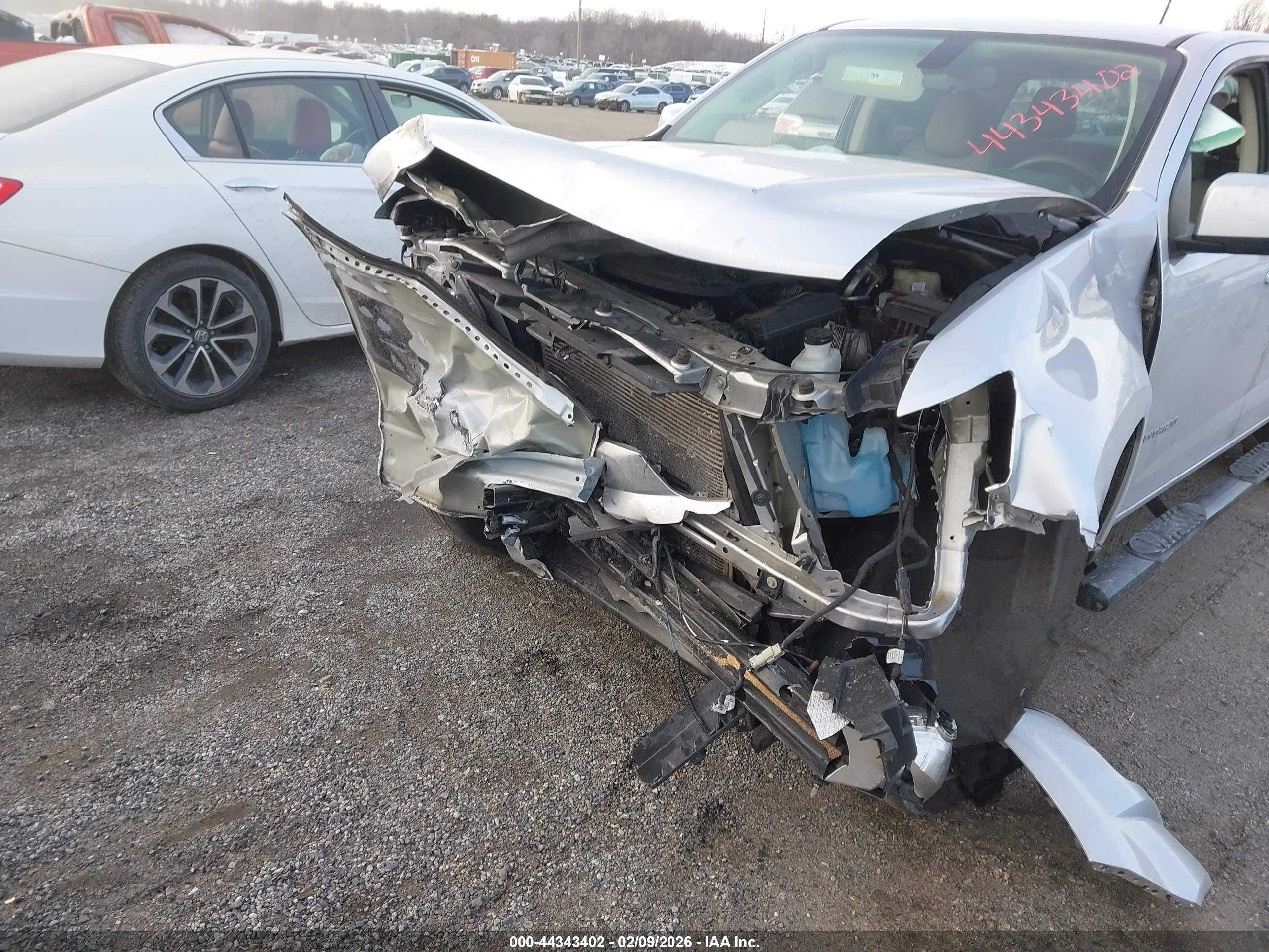 CHEVROLET COLORADO image 6