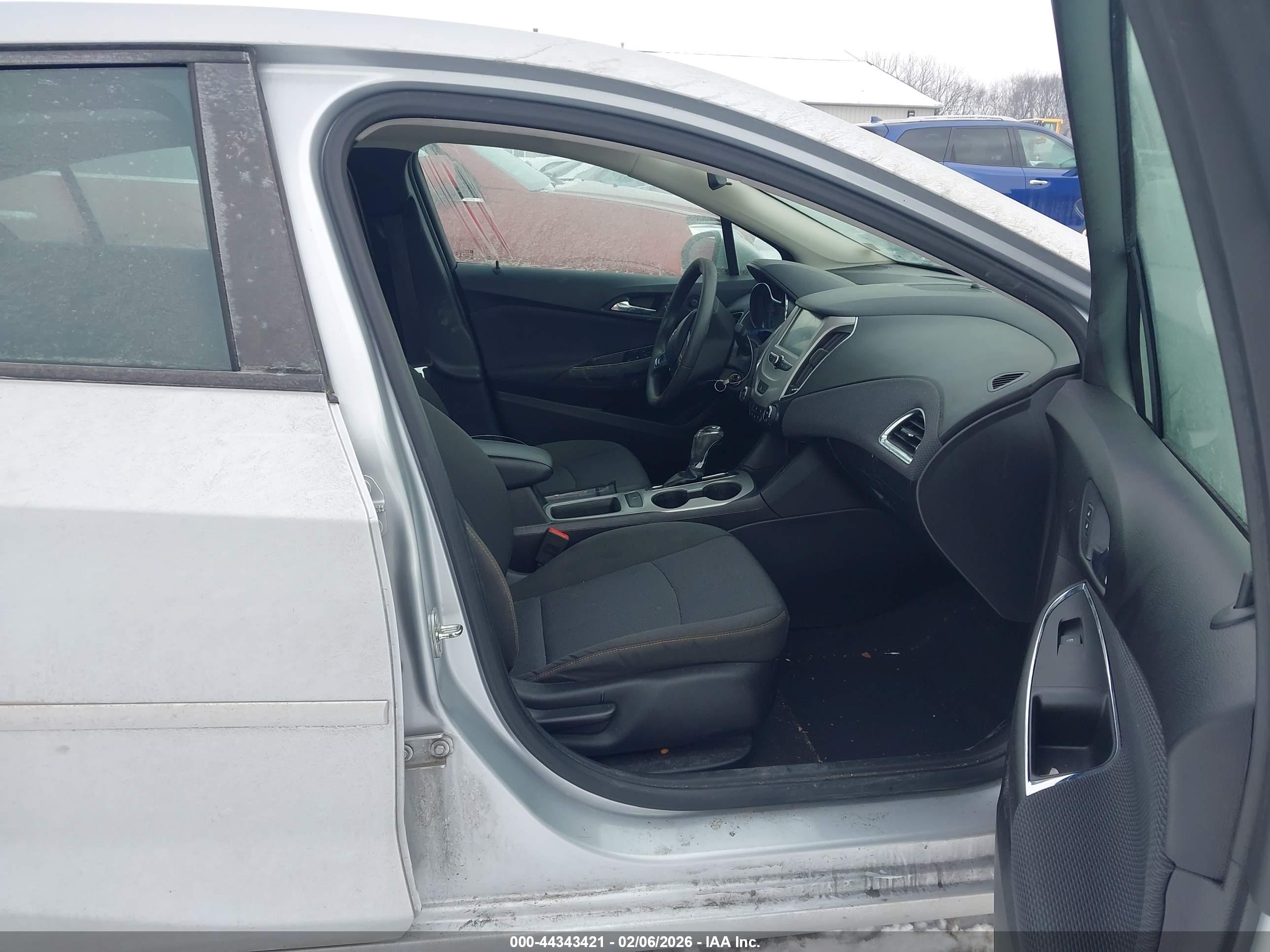 CHEVROLET CRUZE image 5