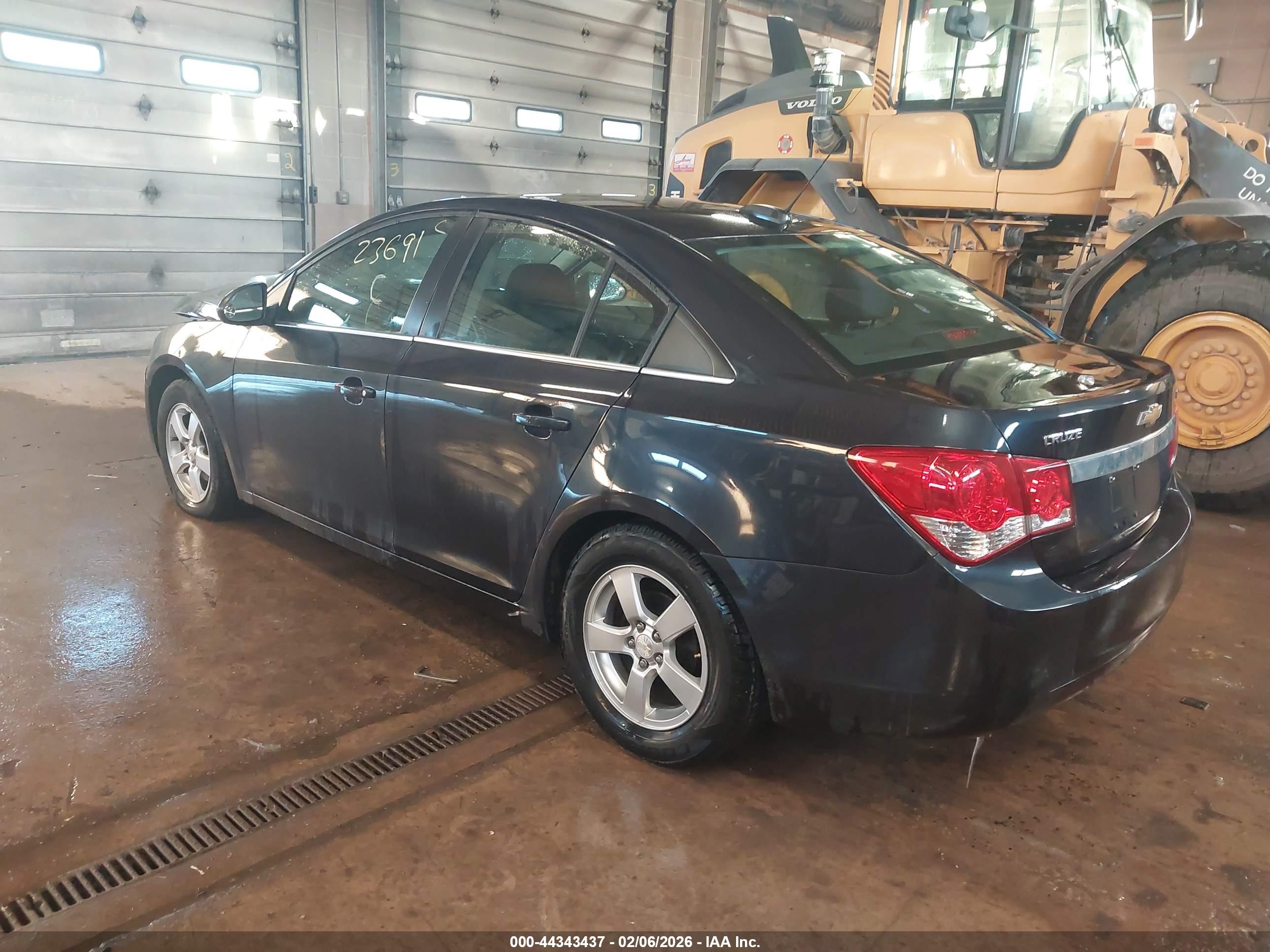 CHEVROLET CRUZE image 3