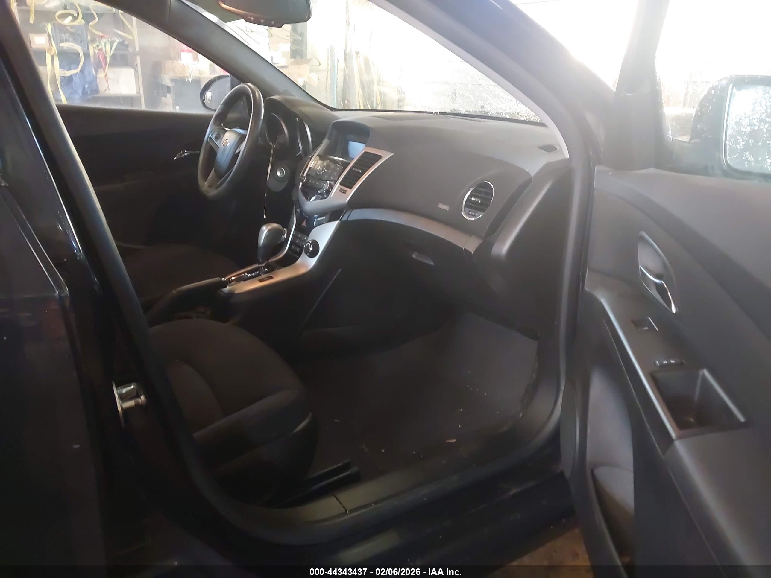 CHEVROLET CRUZE image 5