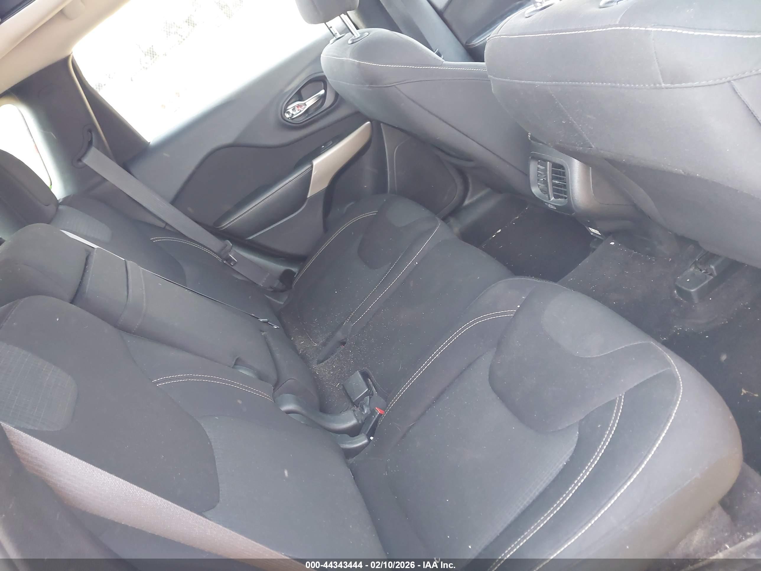 JEEP CHEROKEE image 8
