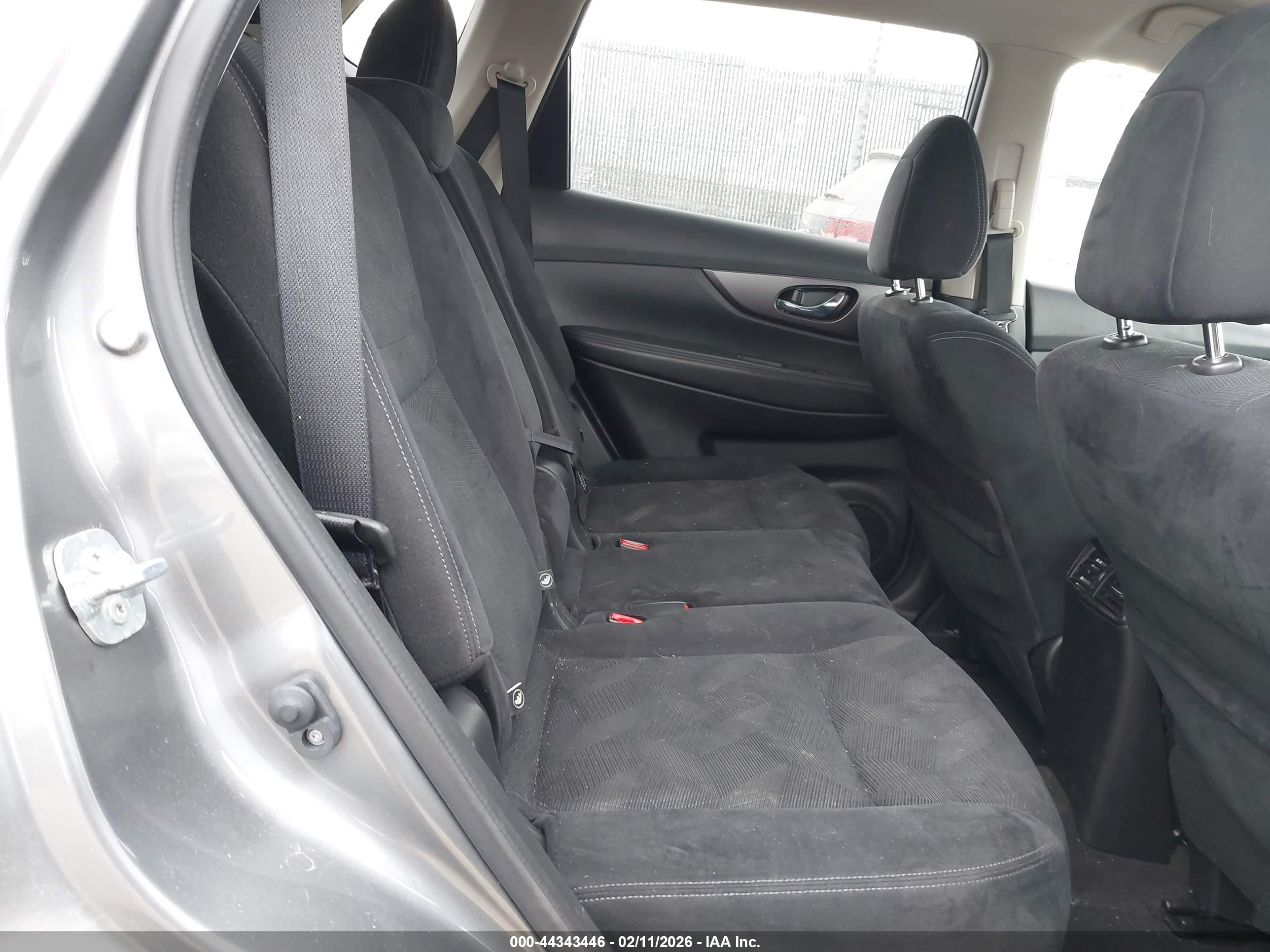 NISSAN ROGUE image 8
