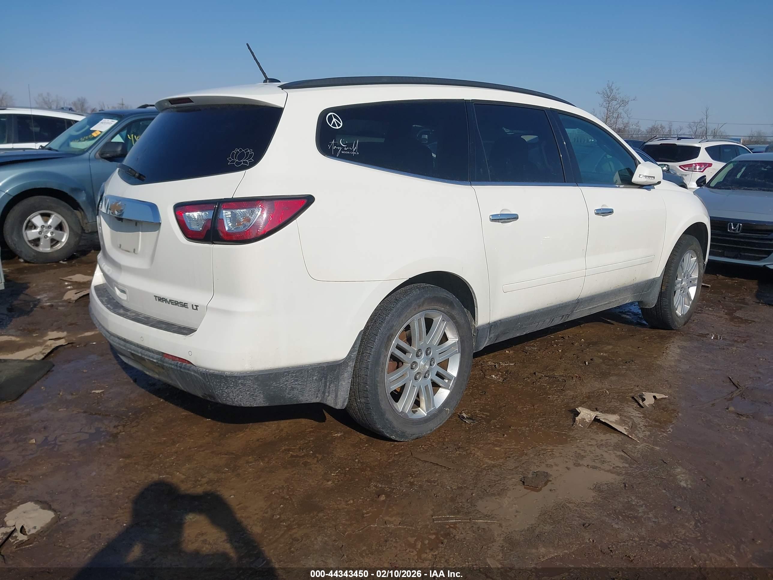 CHEVROLET TRAVERSE image 4