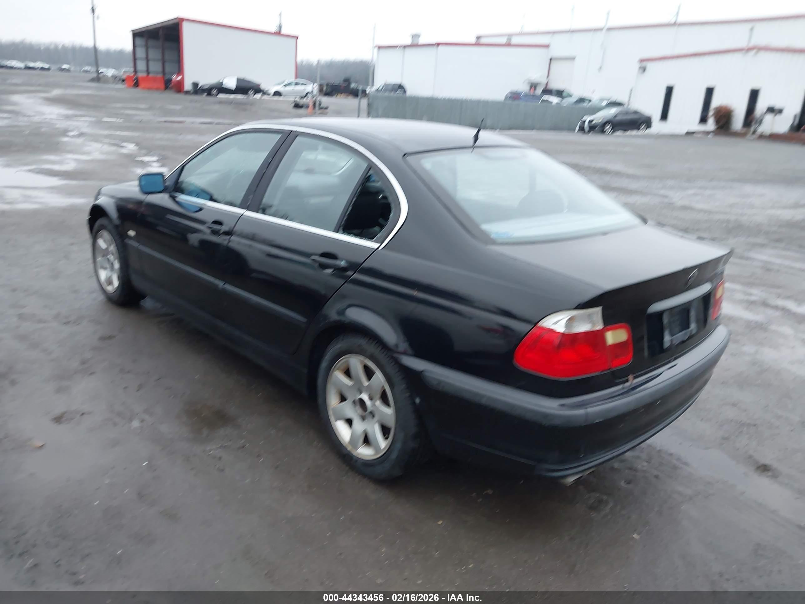 BMW 328I image 3