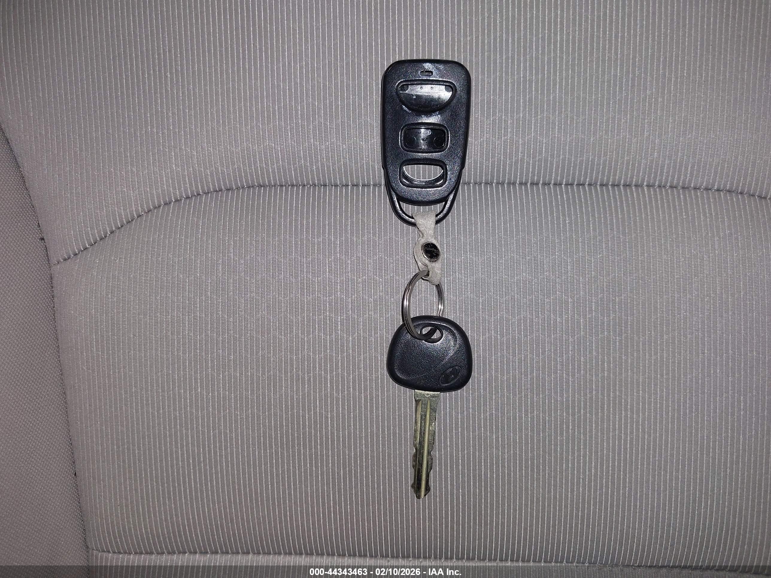 HYUNDAI ELANTRA image 11