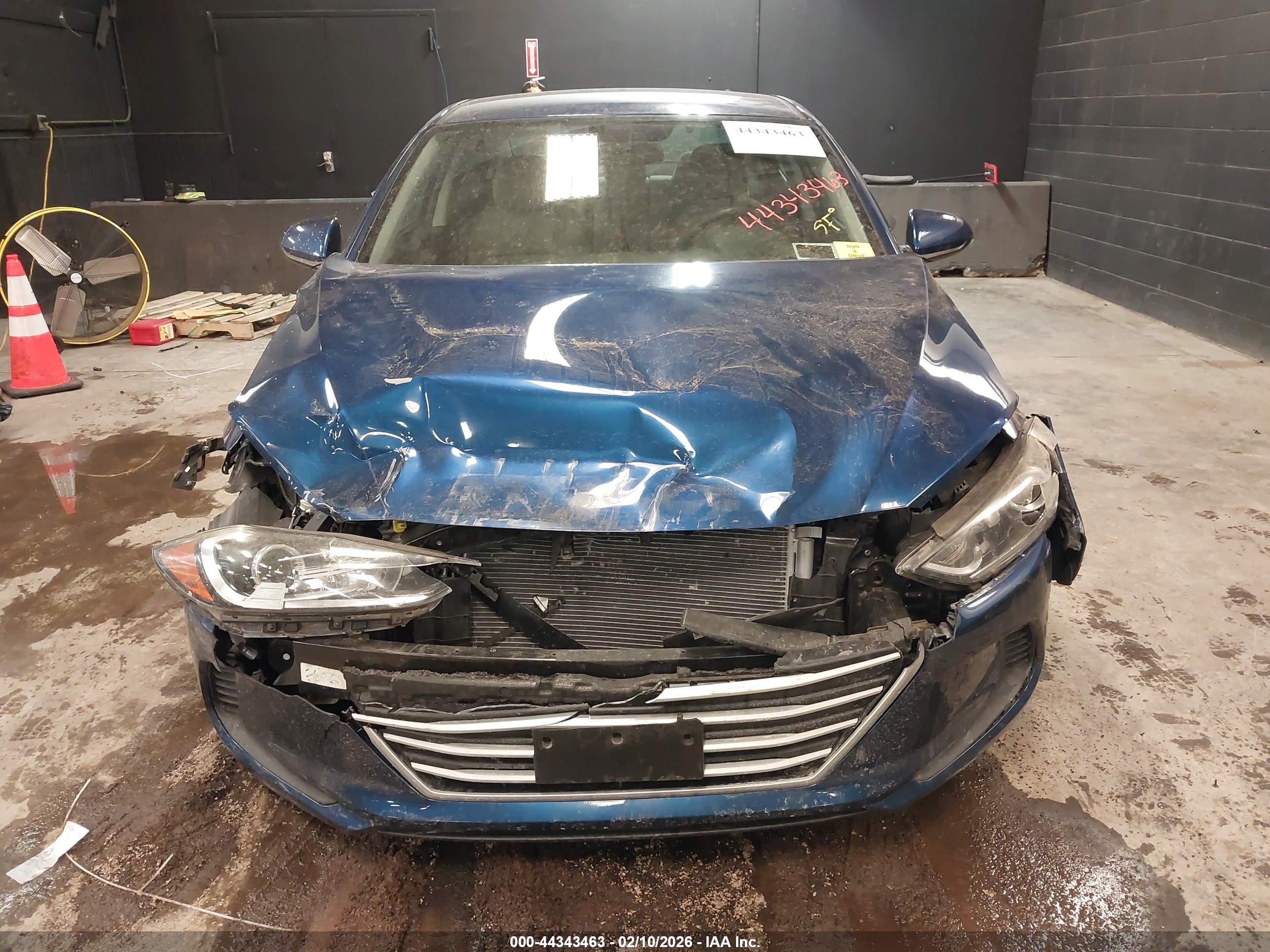 HYUNDAI ELANTRA image 6