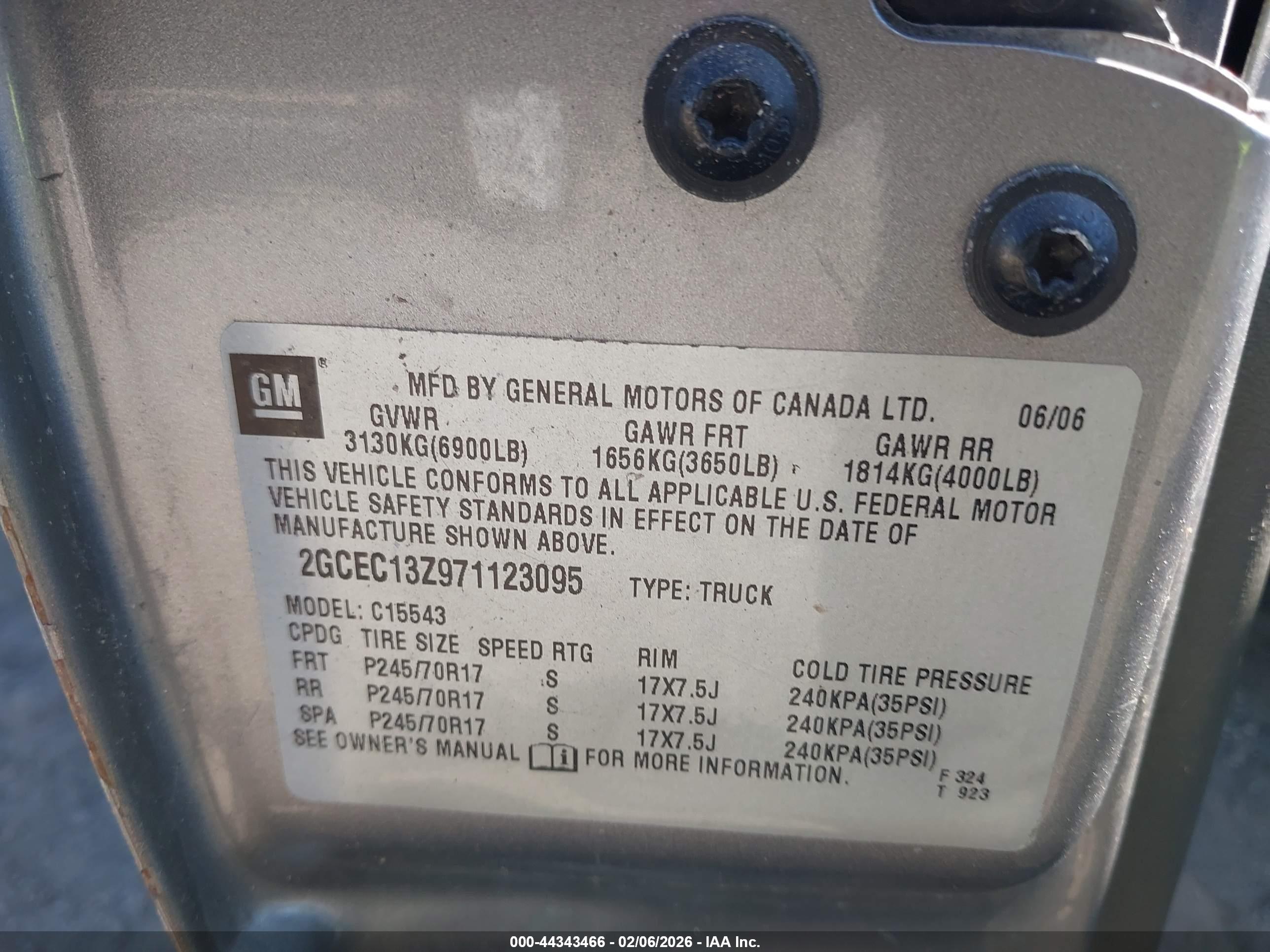 CHEVROLET SILVERADO image 9
