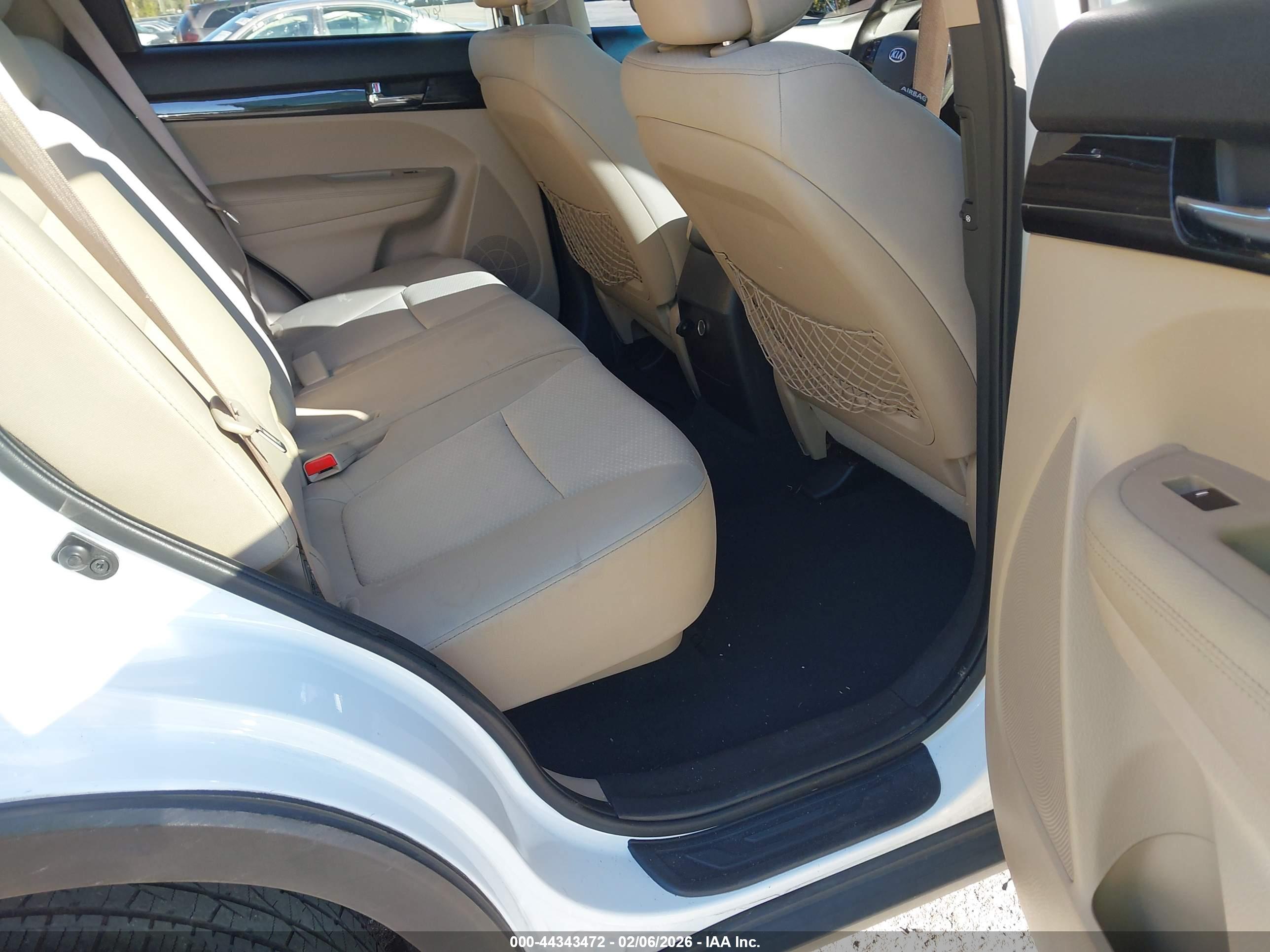 KIA SORENTO image 8