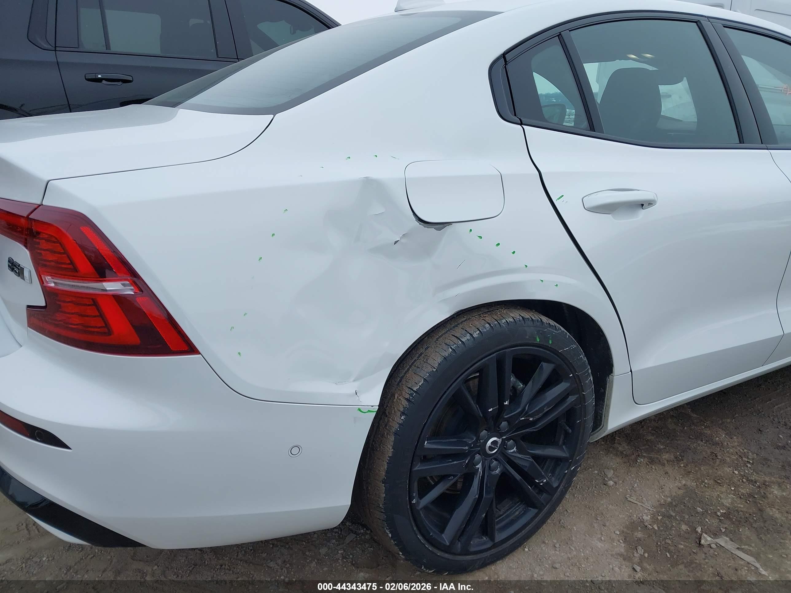VOLVO S60 image 6