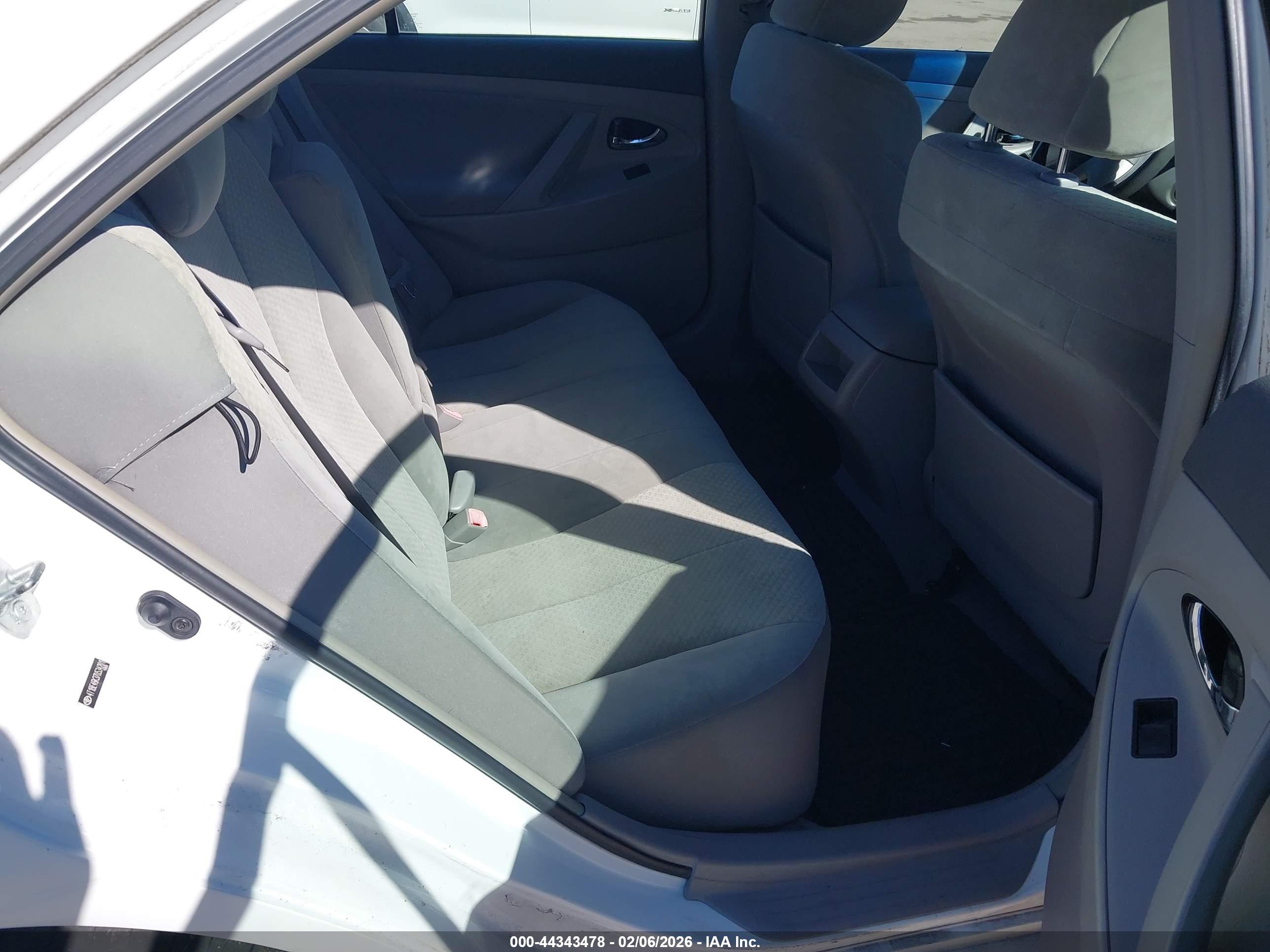 TOYOTA CAMRY image 8