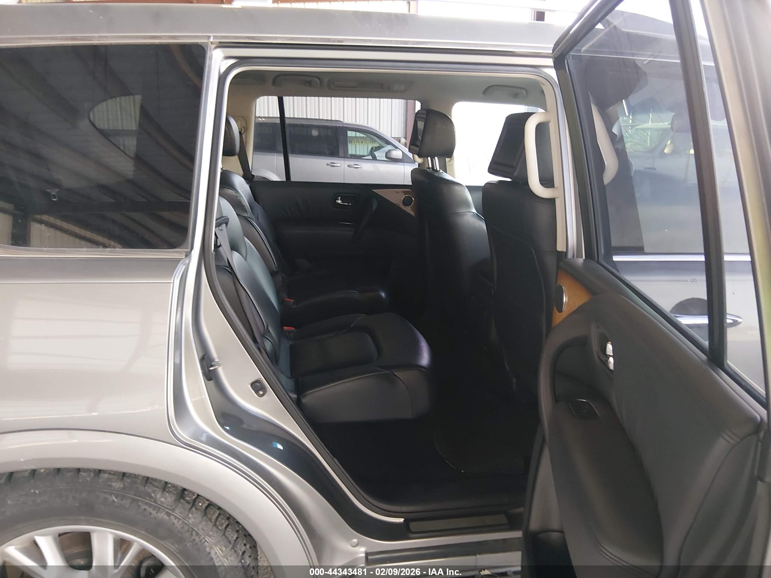 INFINITI QX56 image 8