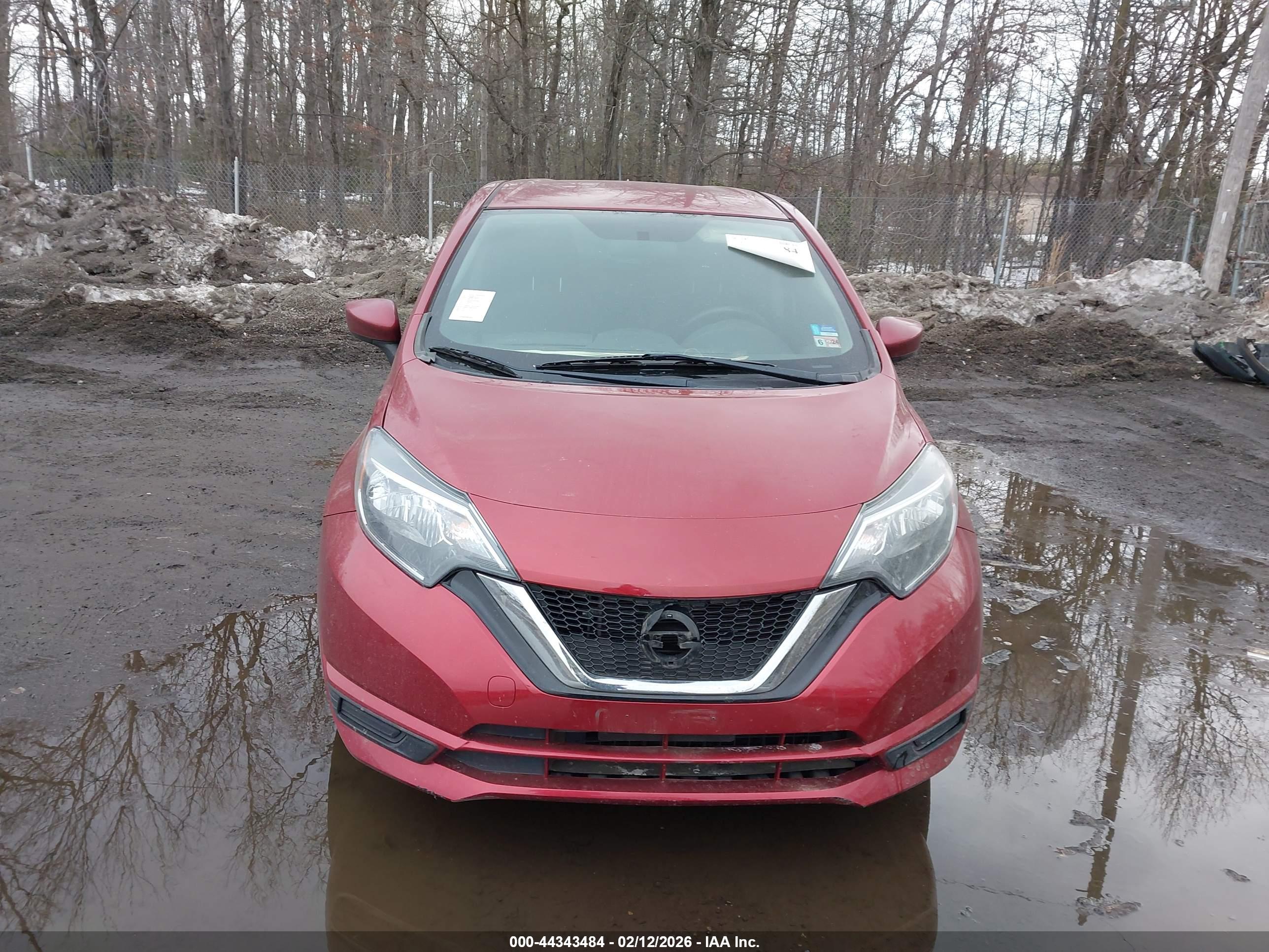 NISSAN VERSA image 10