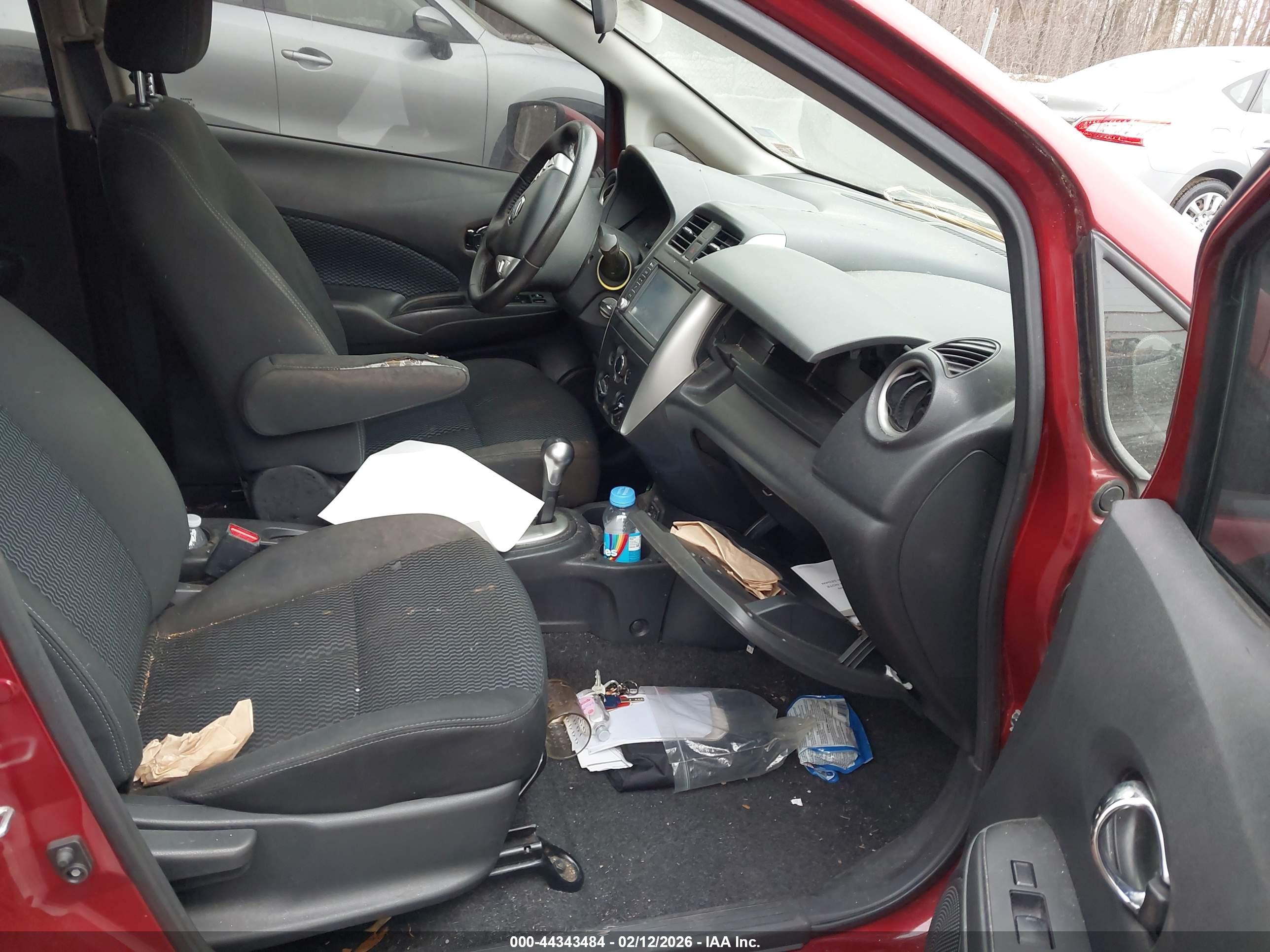NISSAN VERSA image 5