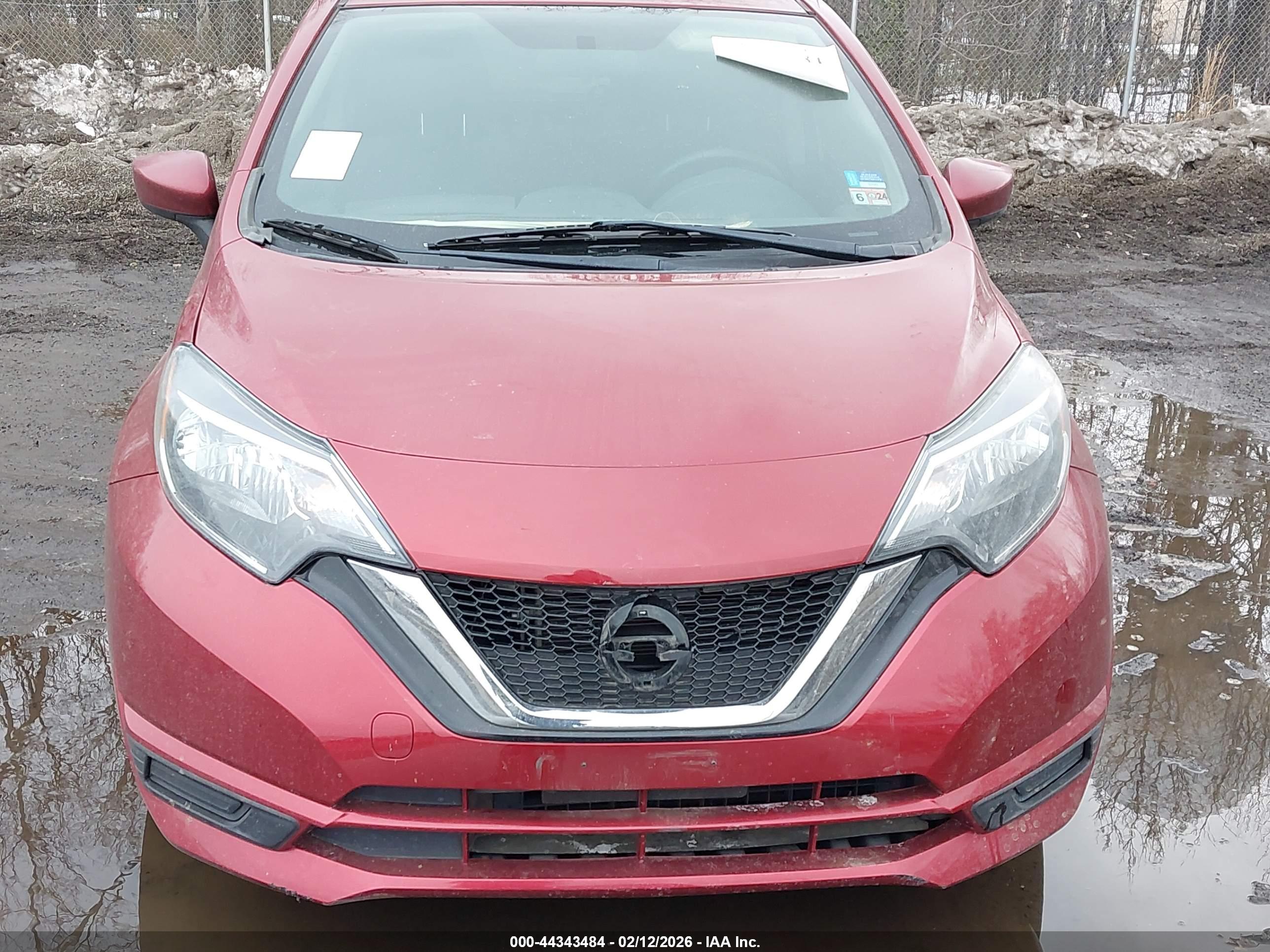 NISSAN VERSA image 6