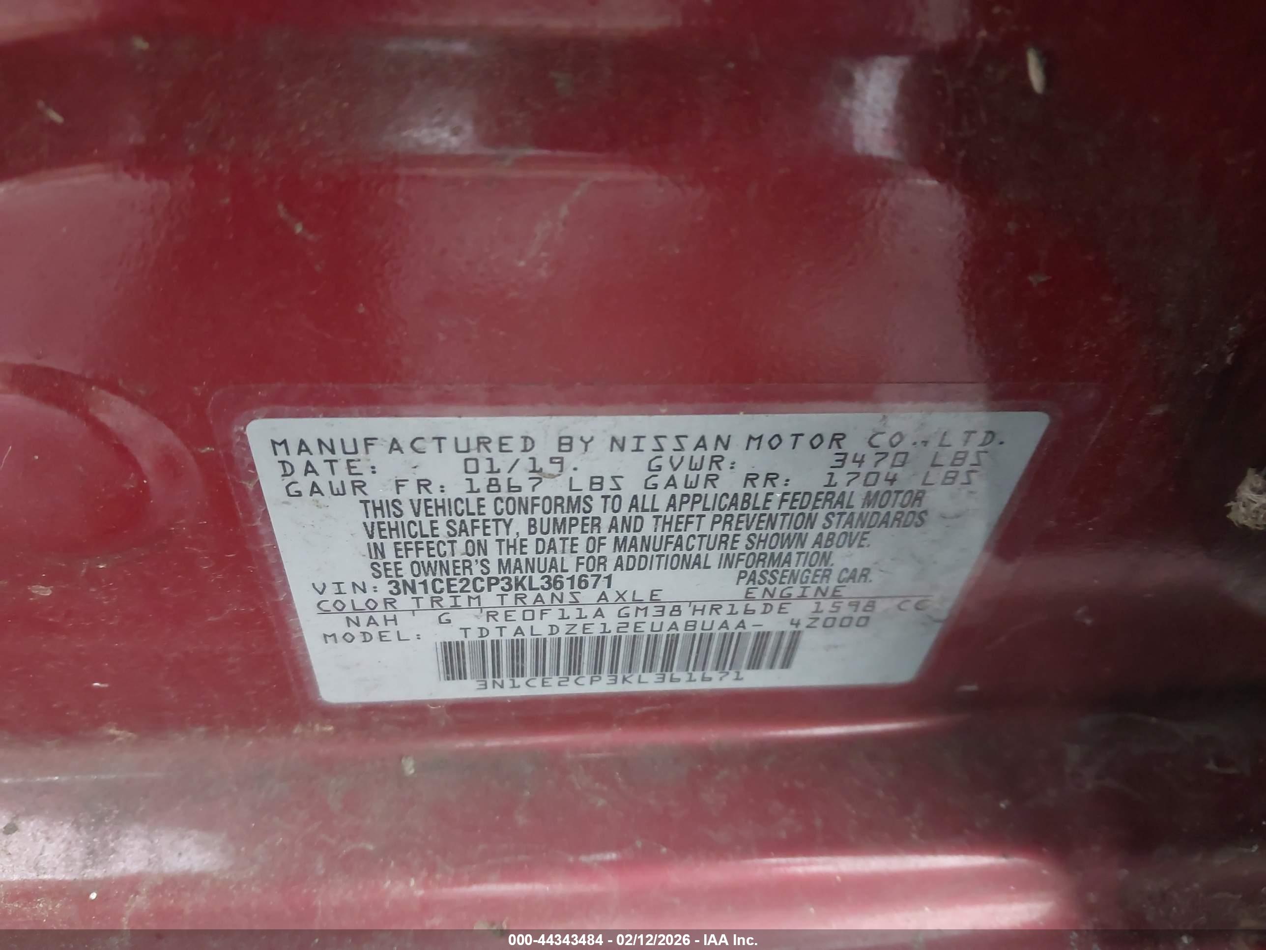 NISSAN VERSA image 9