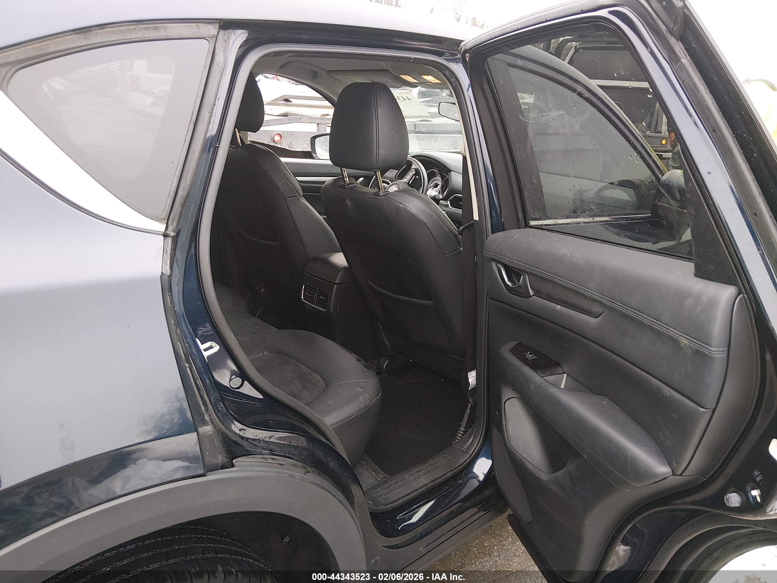 MAZDA CX-5 image 8