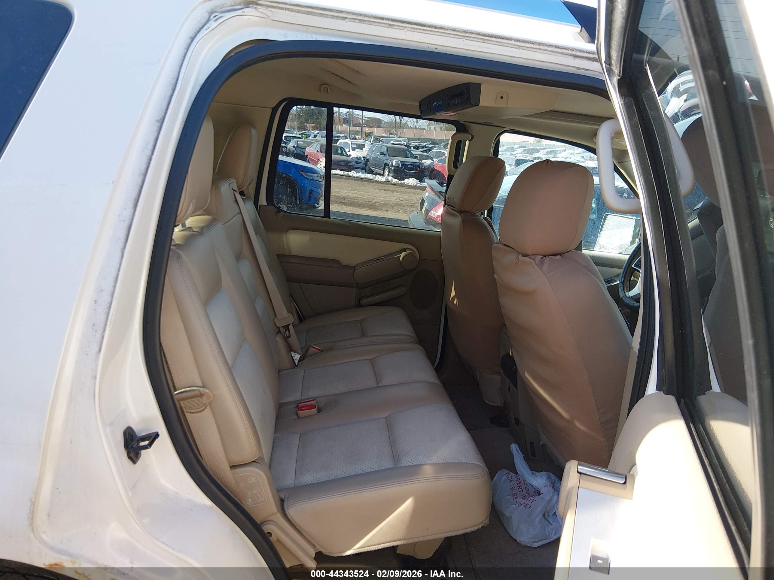 MERCURY MOUNTAINEER image 8