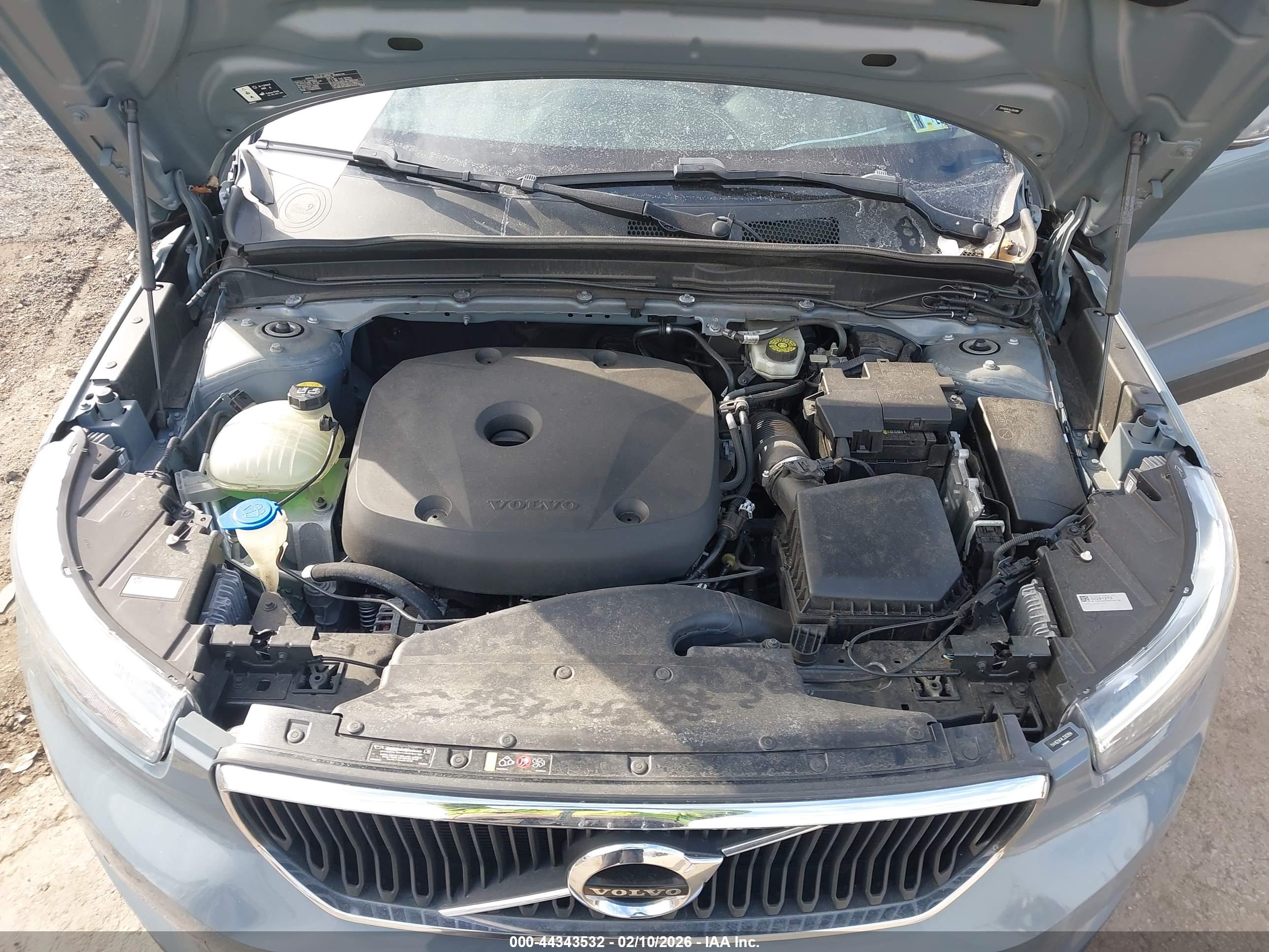 VOLVO XC40 image 10