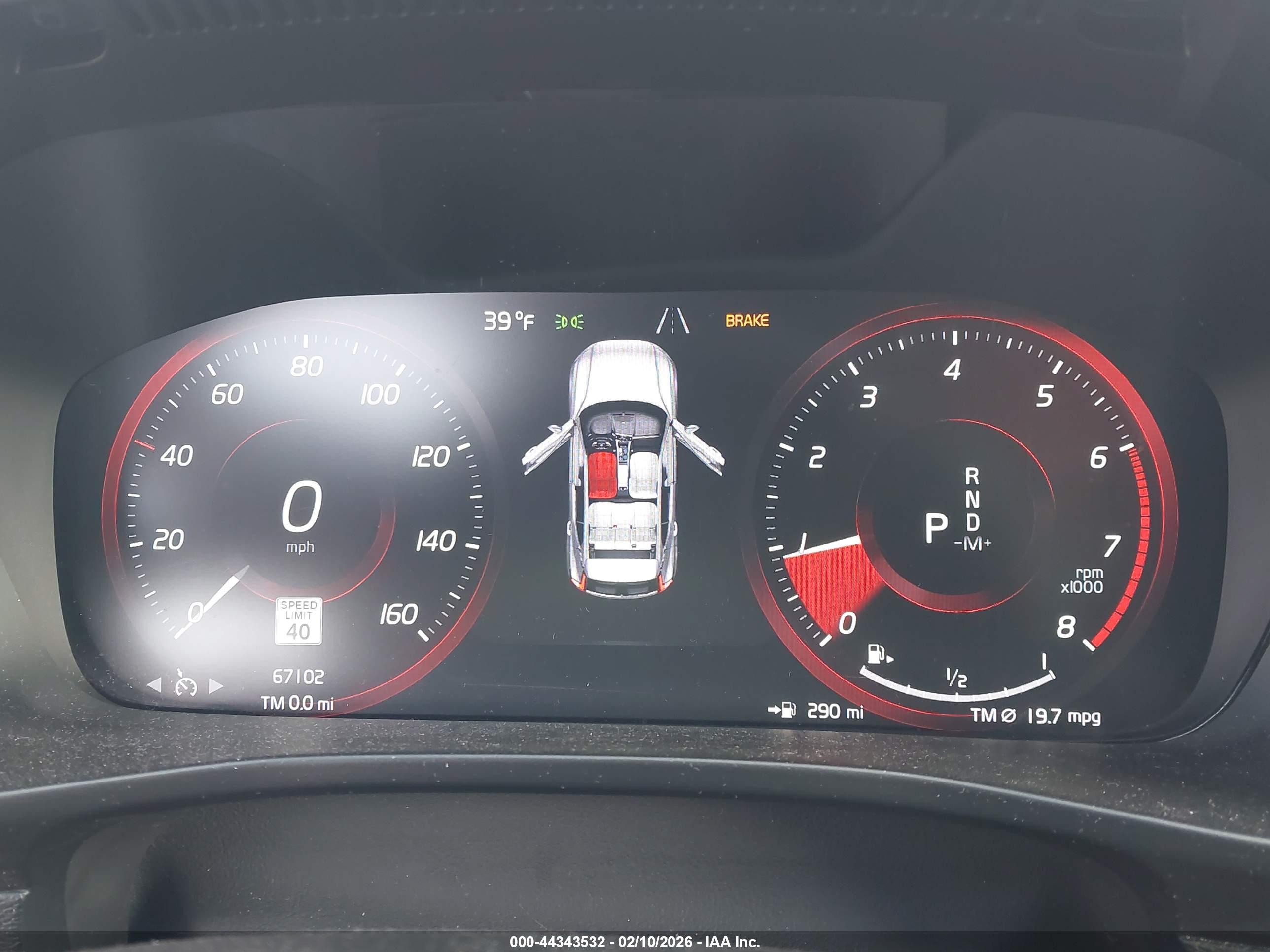 VOLVO XC40 image 7