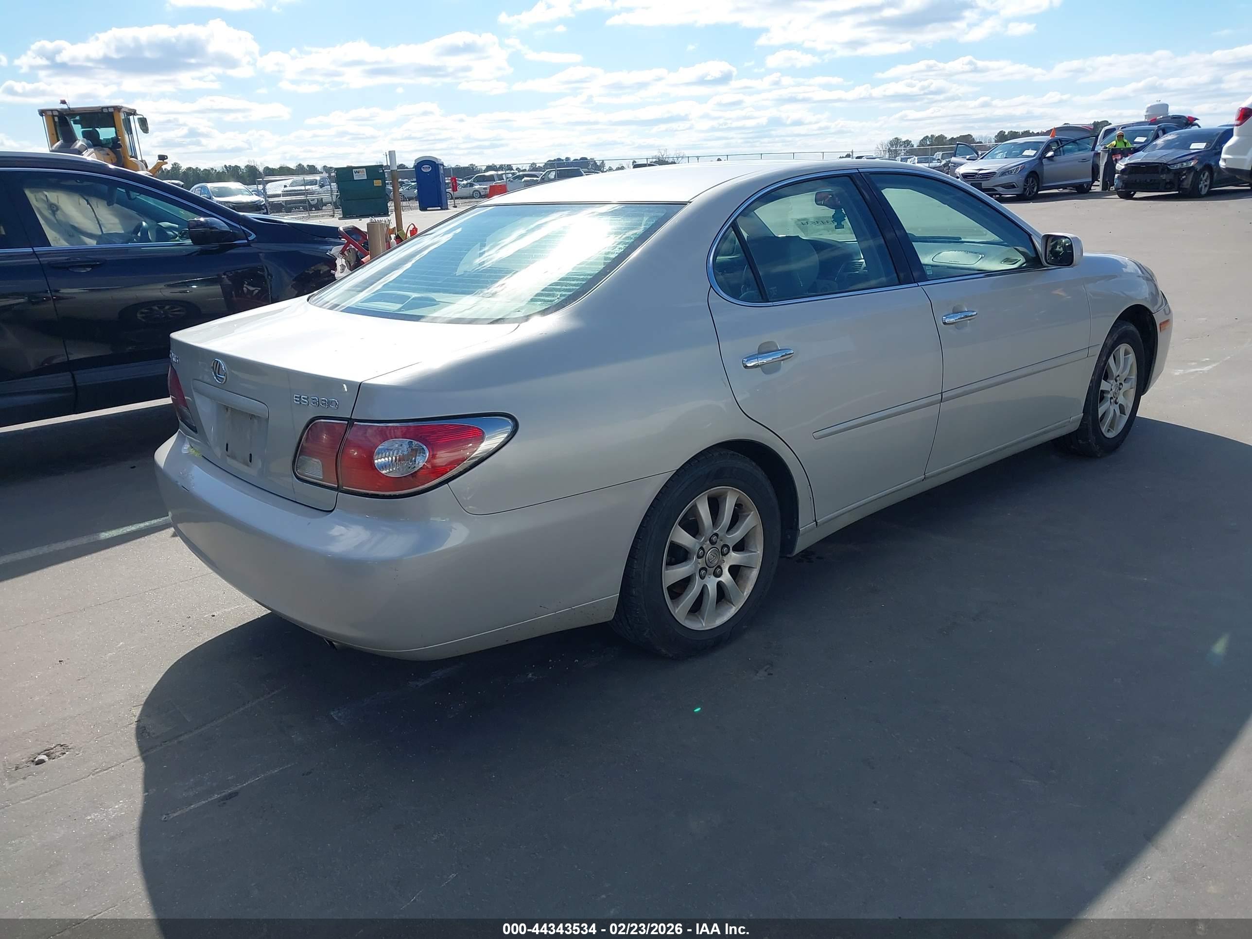 LEXUS ES image 4