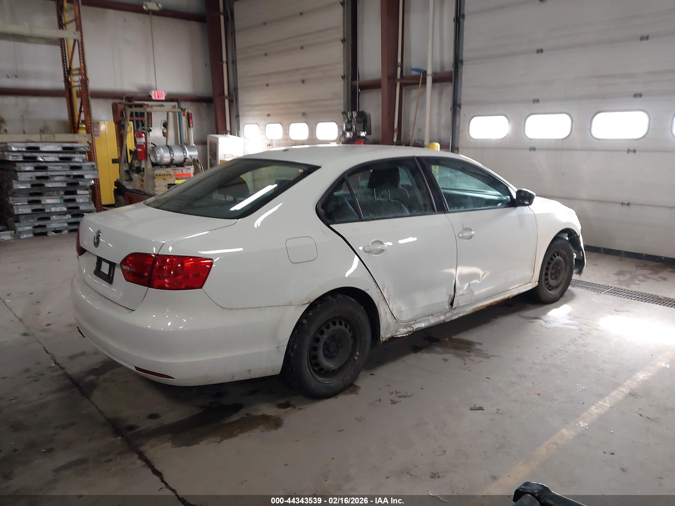 VOLKSWAGEN JETTA image 4