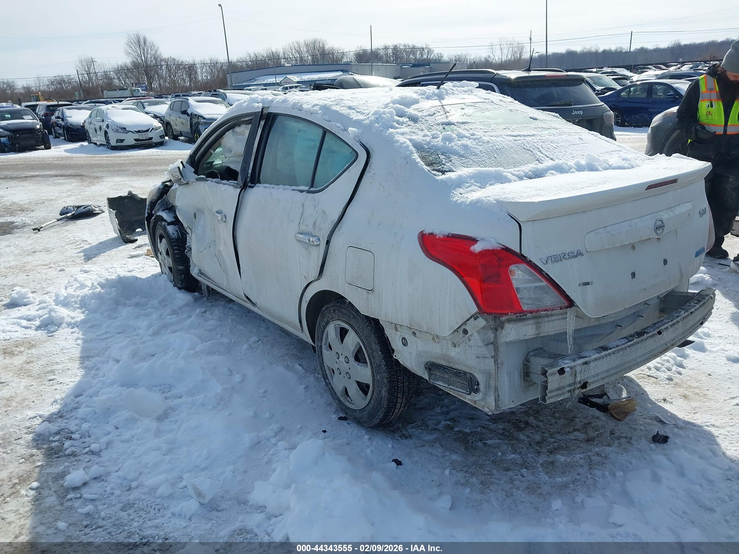 NISSAN VERSA image 3