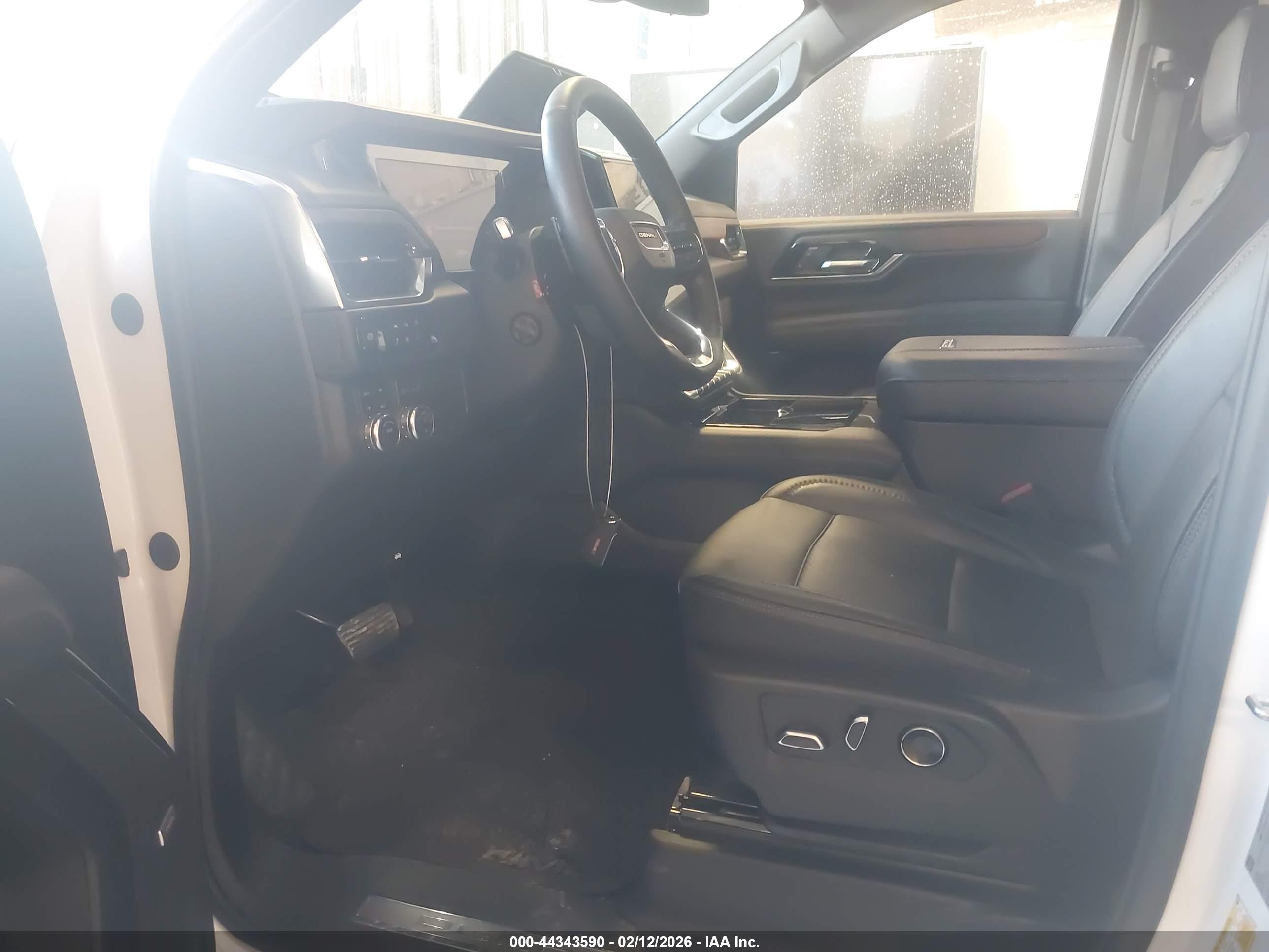 GMC YUKON image 5